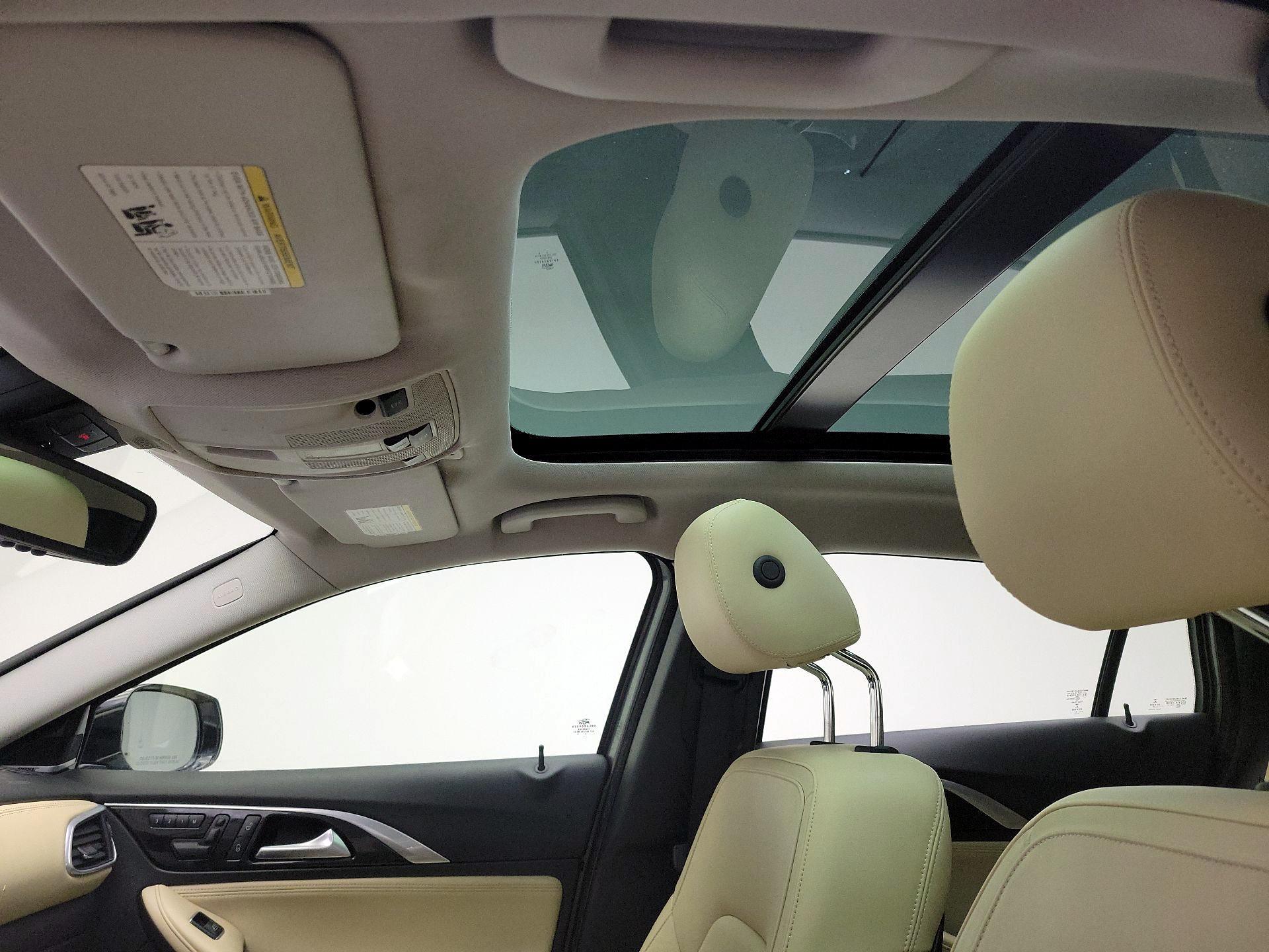 Thumbnail: 2018 INFINITI QX30 - 20