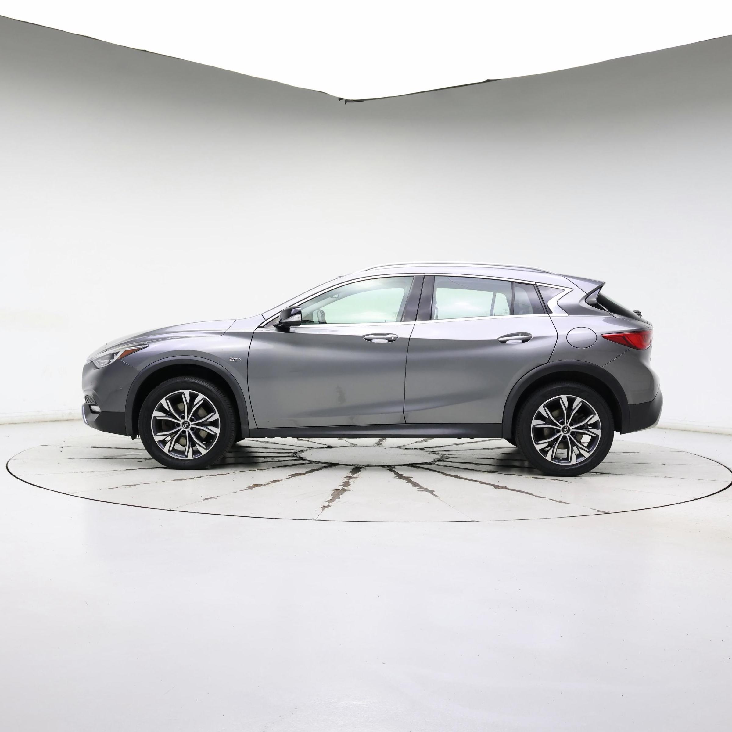 Thumbnail: 2018 INFINITI QX30 - 3