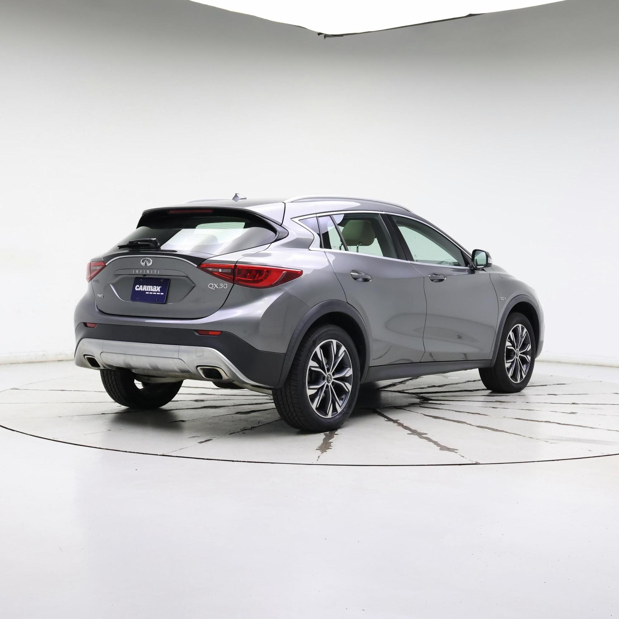 Thumbnail: 2018 INFINITI QX30 - 8