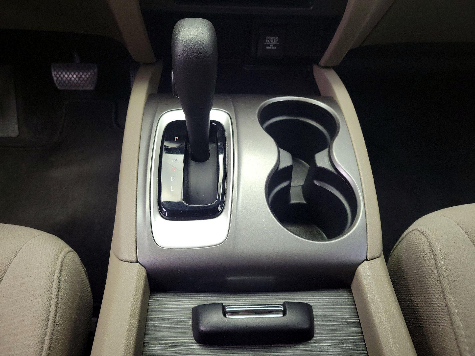 Thumbnail: 2016 Honda Pilot - 17