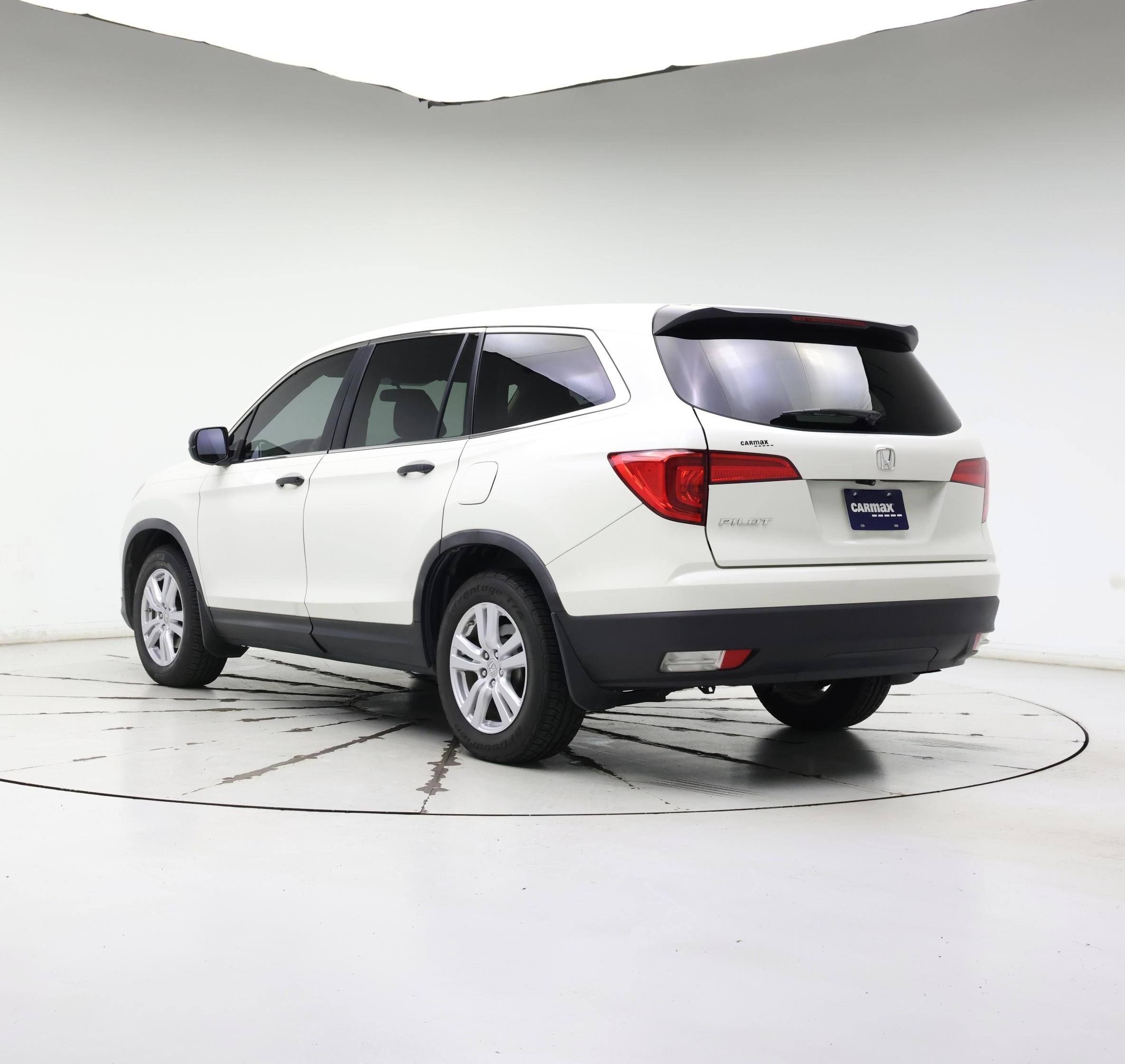 Thumbnail: 2016 Honda Pilot - 2