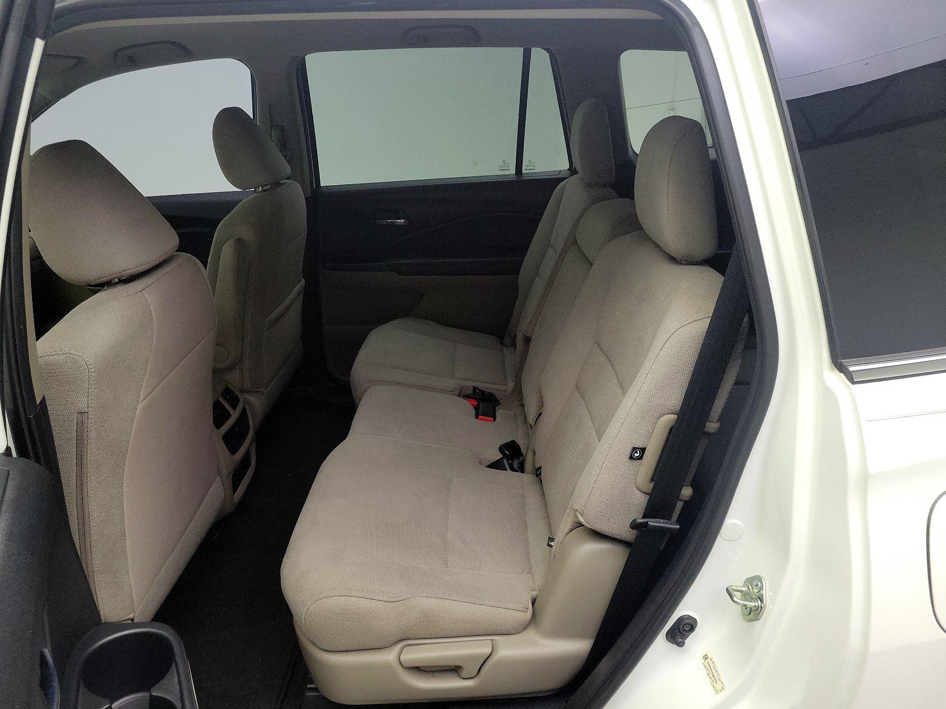 Thumbnail: 2016 Honda Pilot - 19