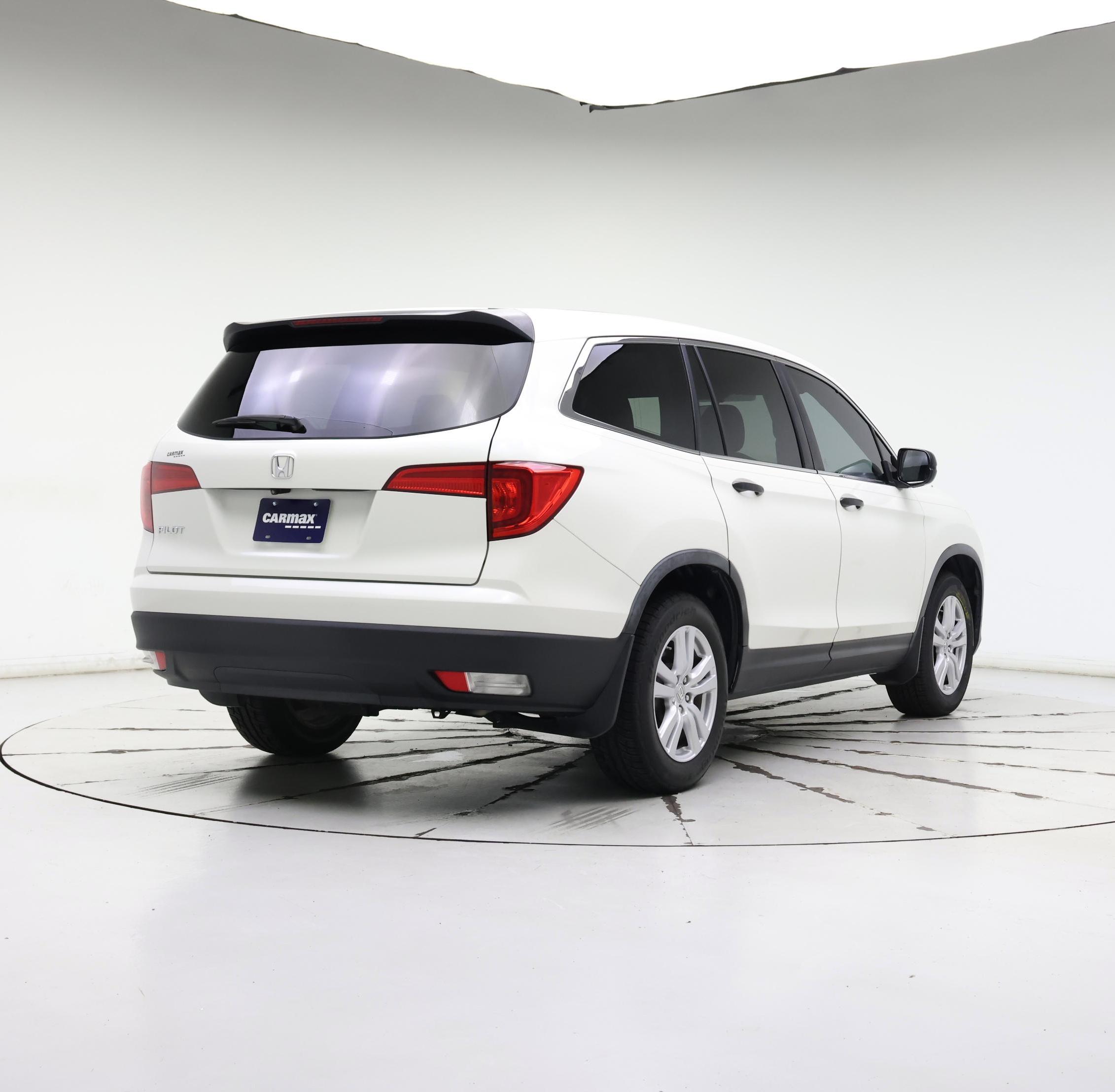 Thumbnail: 2016 Honda Pilot - 8