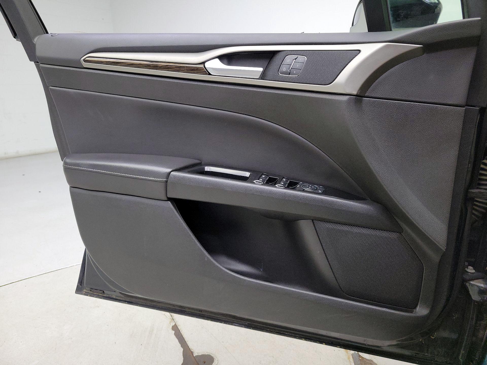 Thumbnail: 2014 Ford Fusion - 12