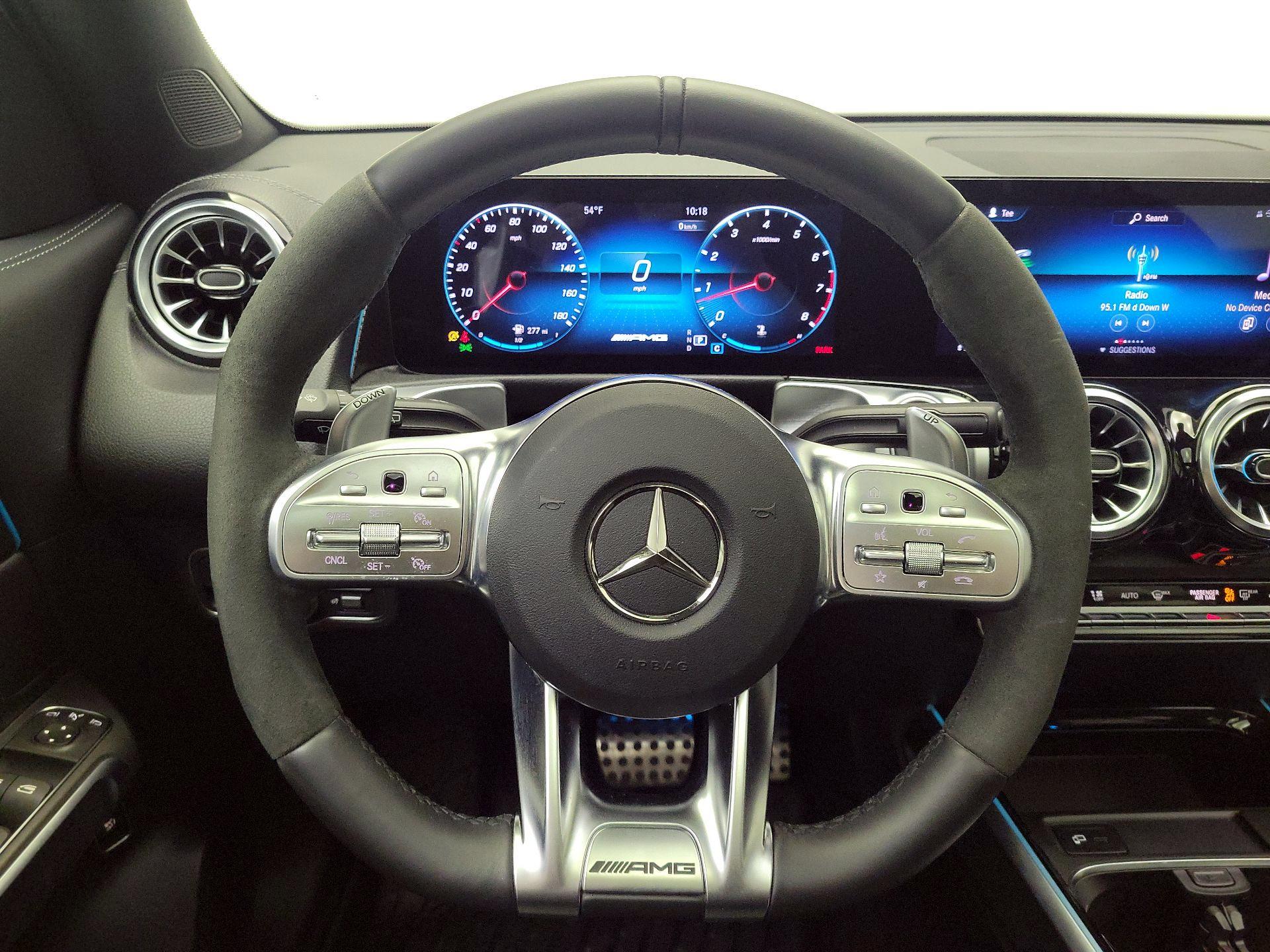 Thumbnail: 2022 Mercedes-Benz GLB - 10