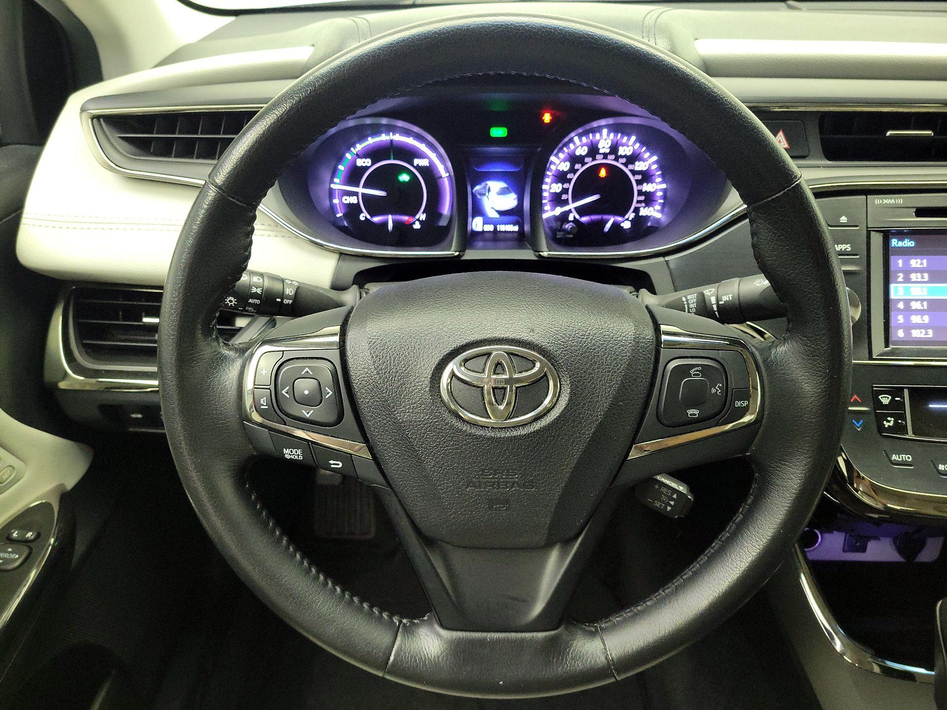 Thumbnail: 2015 Toyota Avalon - 10