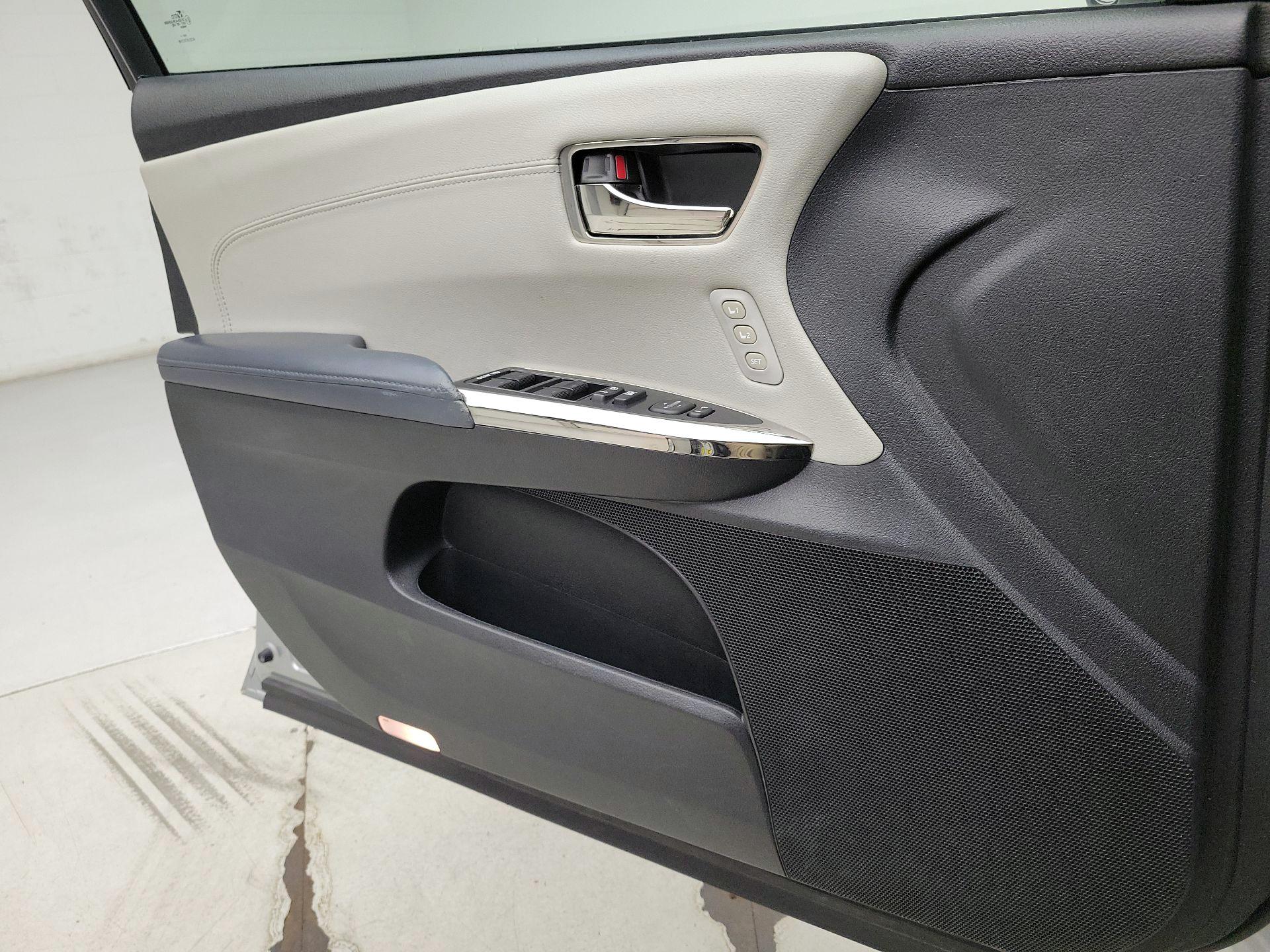 Thumbnail: 2015 Toyota Avalon - 12