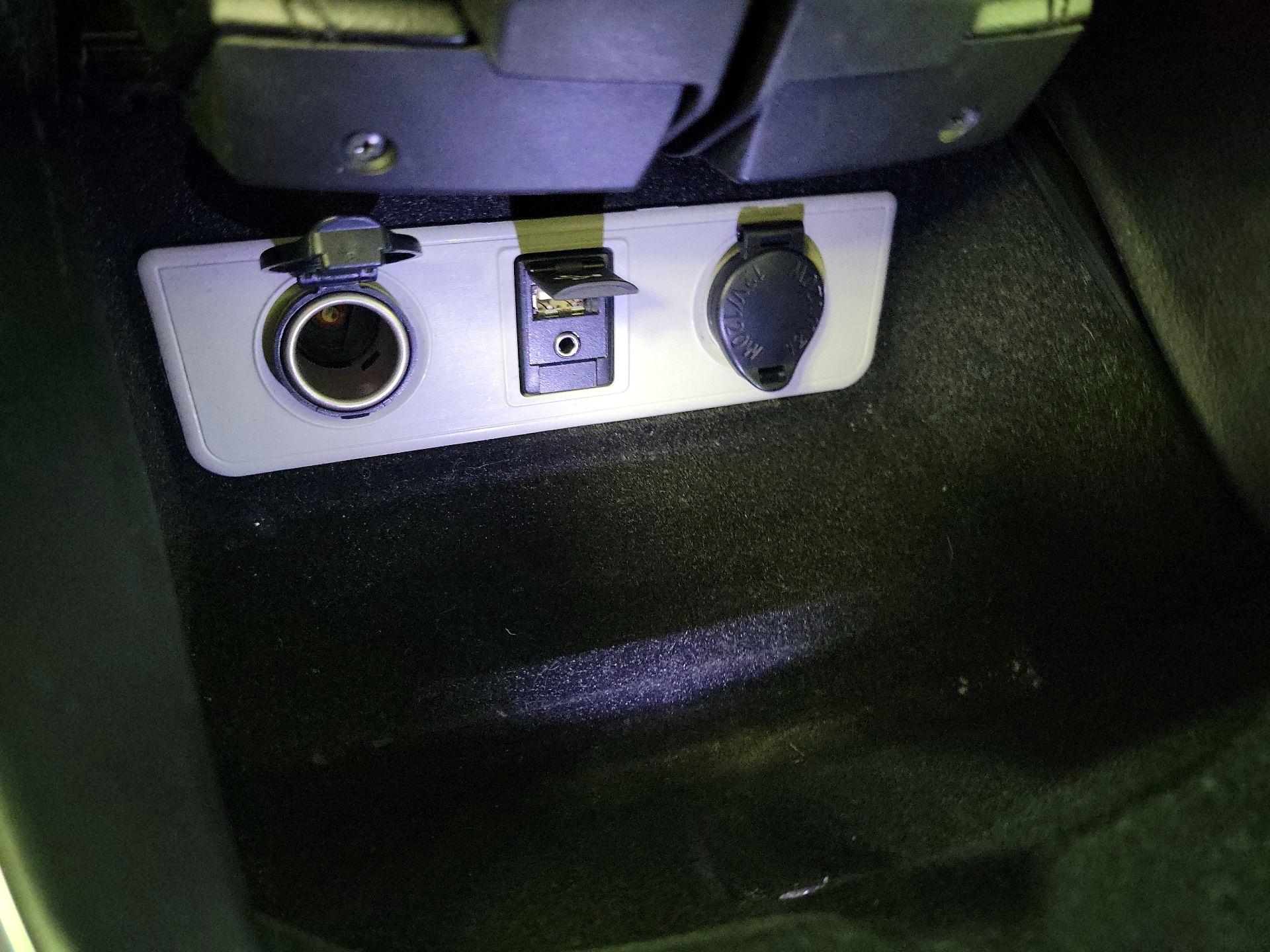 Thumbnail: 2015 Toyota Avalon - 18