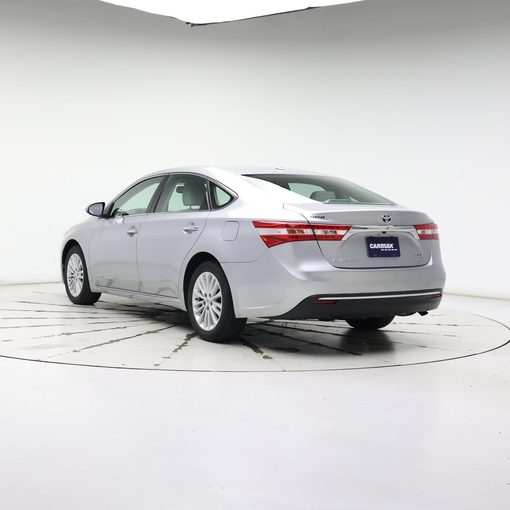 Thumbnail: 2015 Toyota Avalon - 2