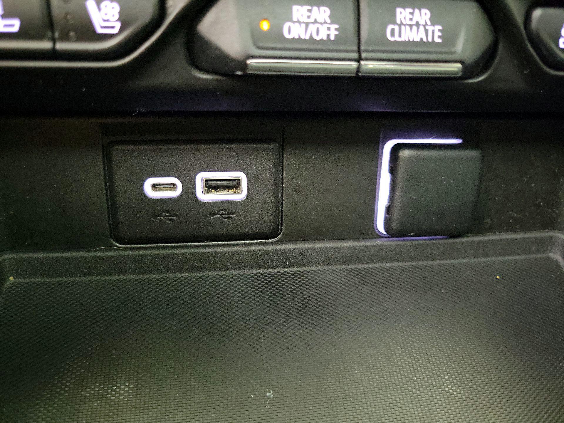 Thumbnail: 2022 GMC Yukon - 19