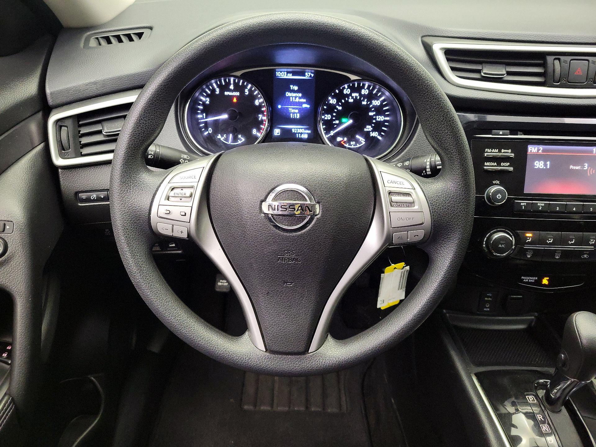 Thumbnail: 2016 Nissan Rogue - 10