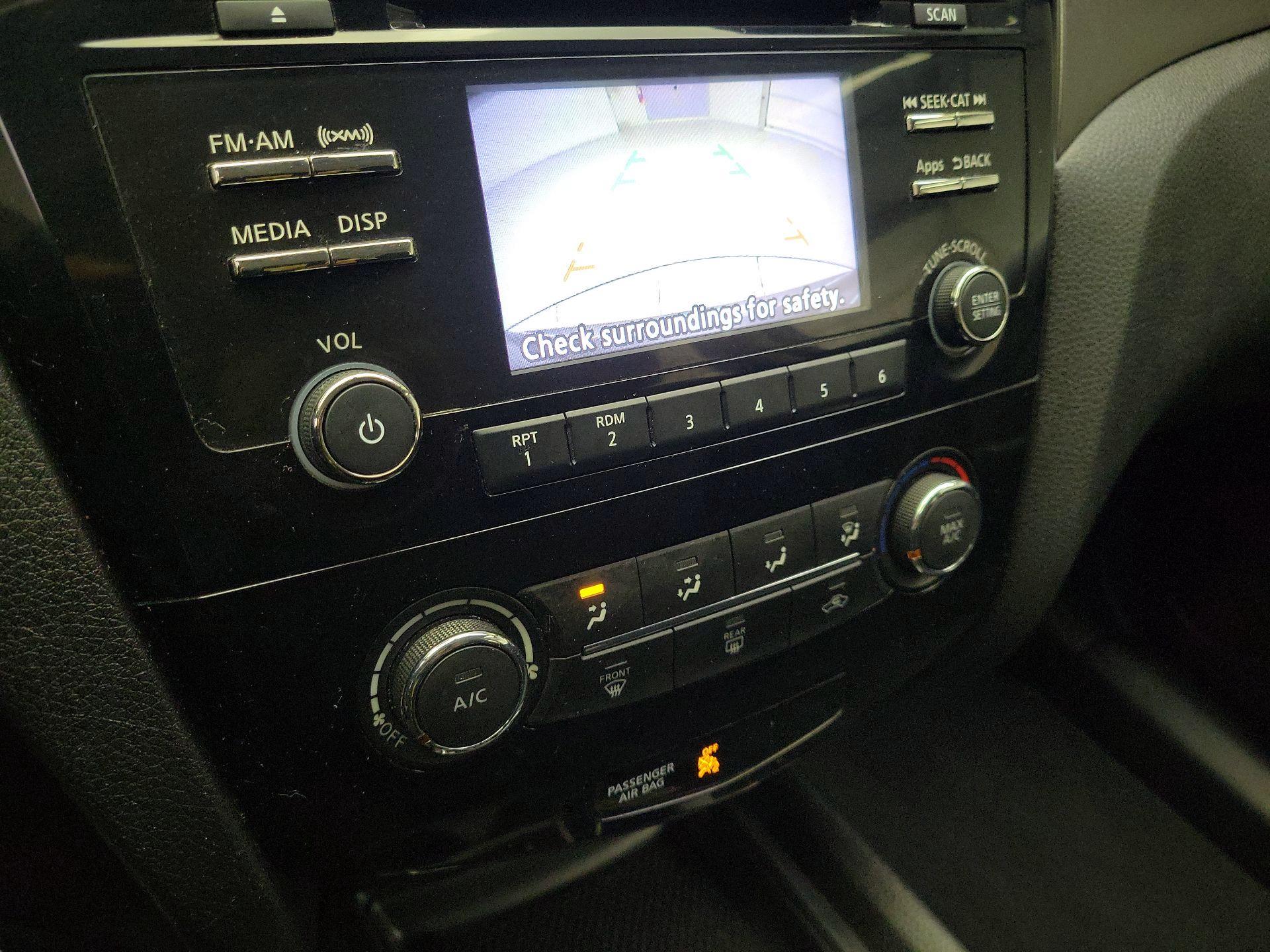 Thumbnail: 2016 Nissan Rogue - 14