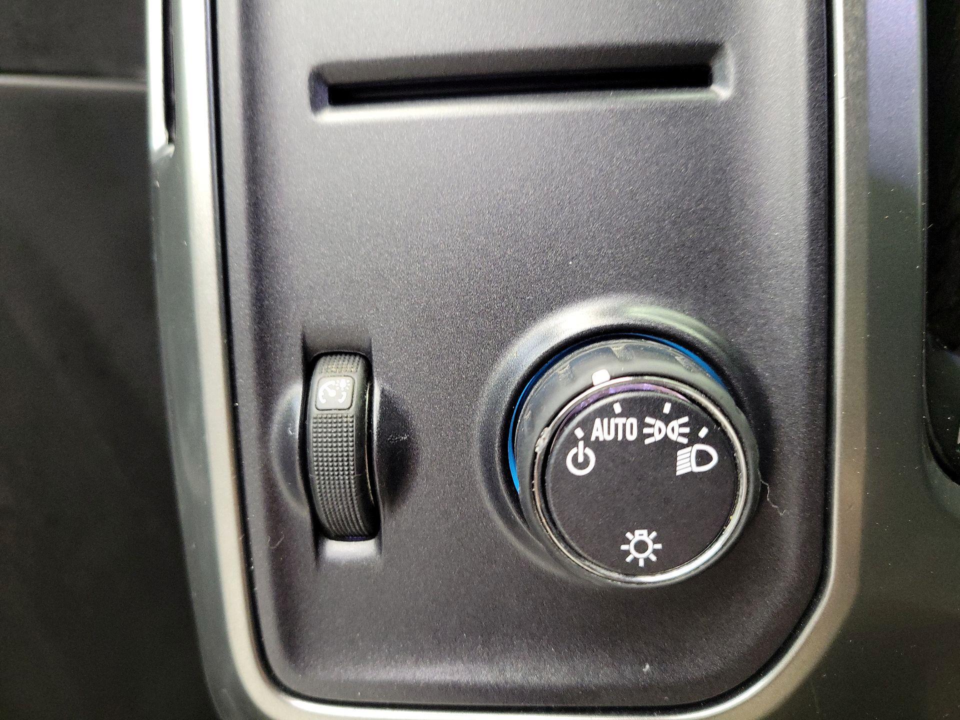 Thumbnail: 2019 Chevrolet Silverado 1500 - 13