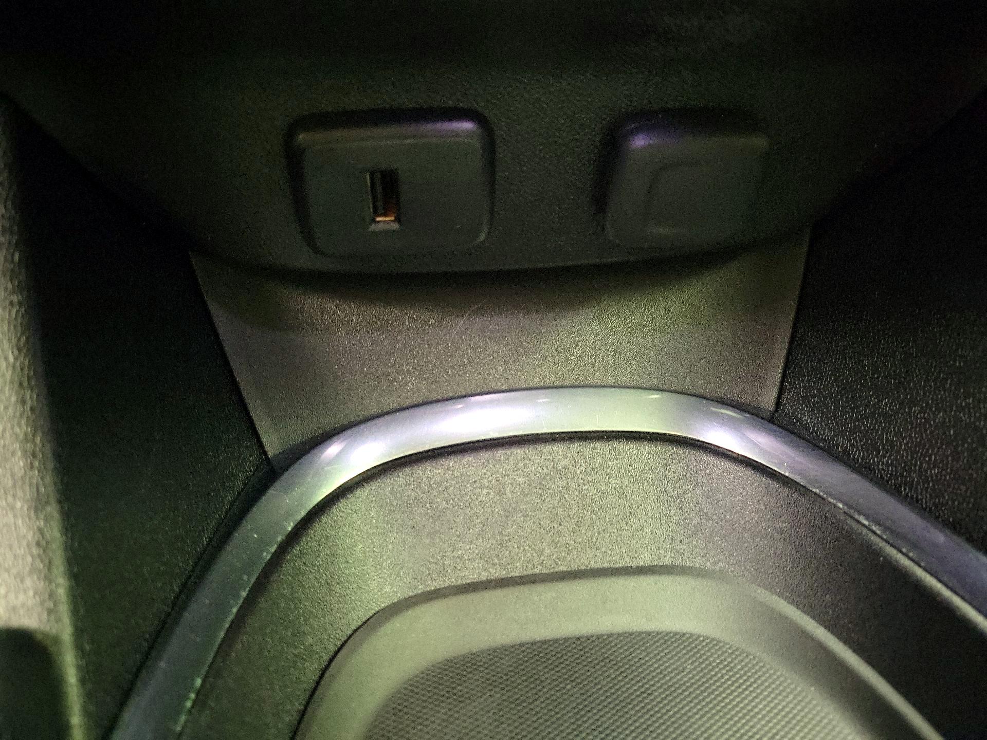 Thumbnail: 2016 Chevrolet Malibu - 18