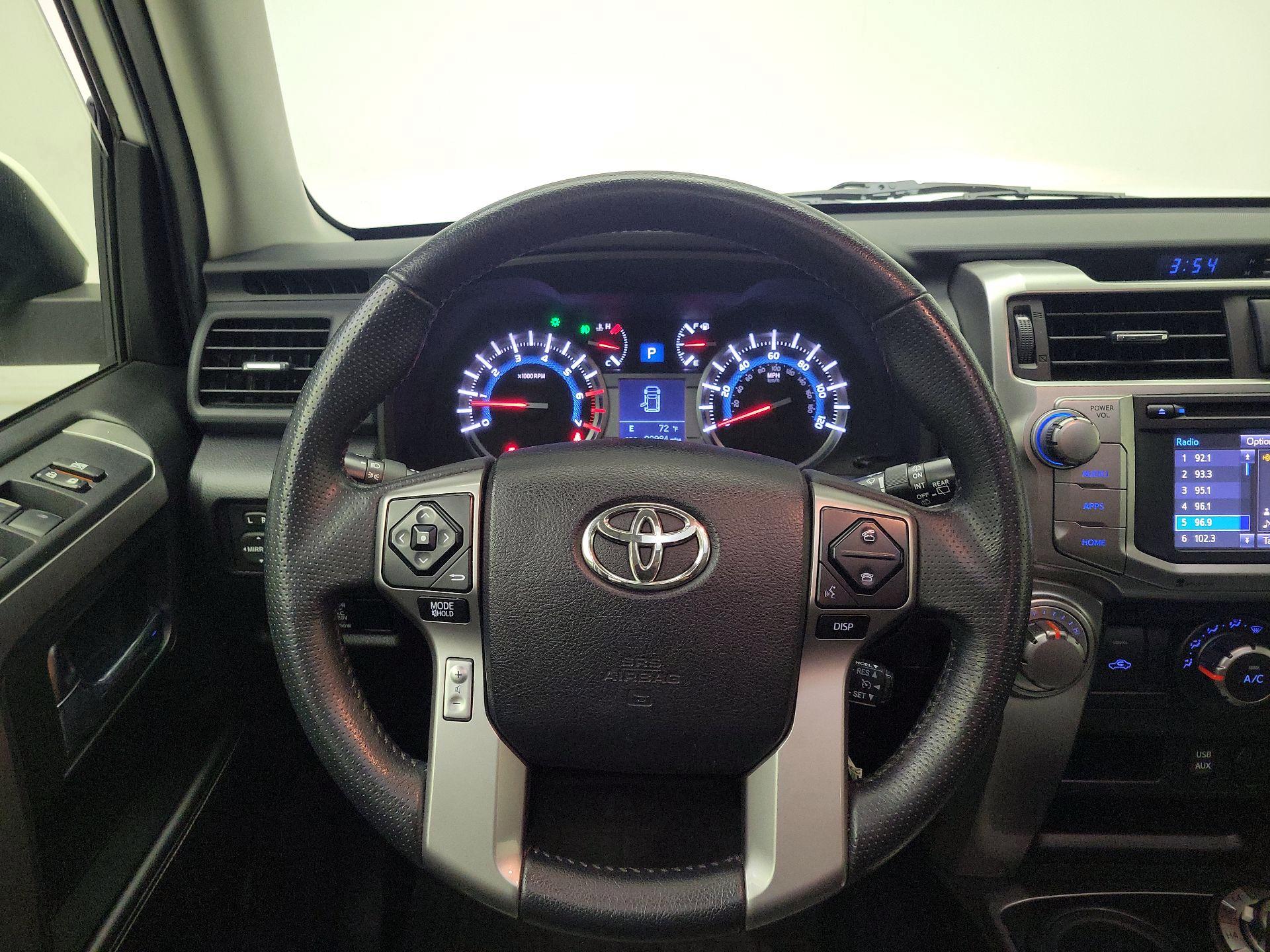 Thumbnail: 2016 Toyota 4Runner - 10
