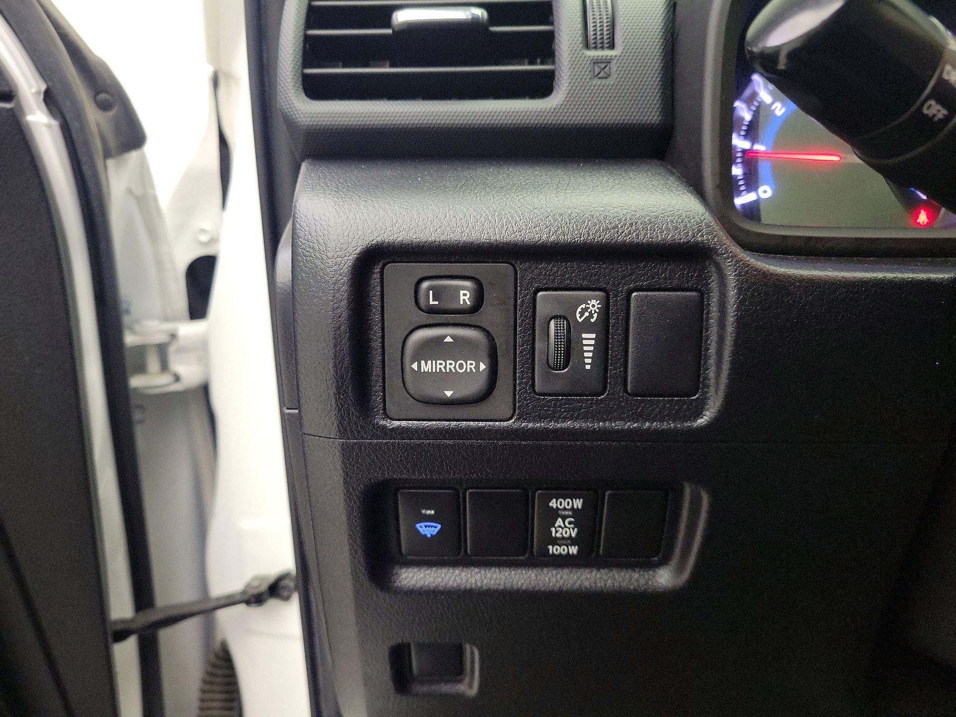 Thumbnail: 2016 Toyota 4Runner - 13