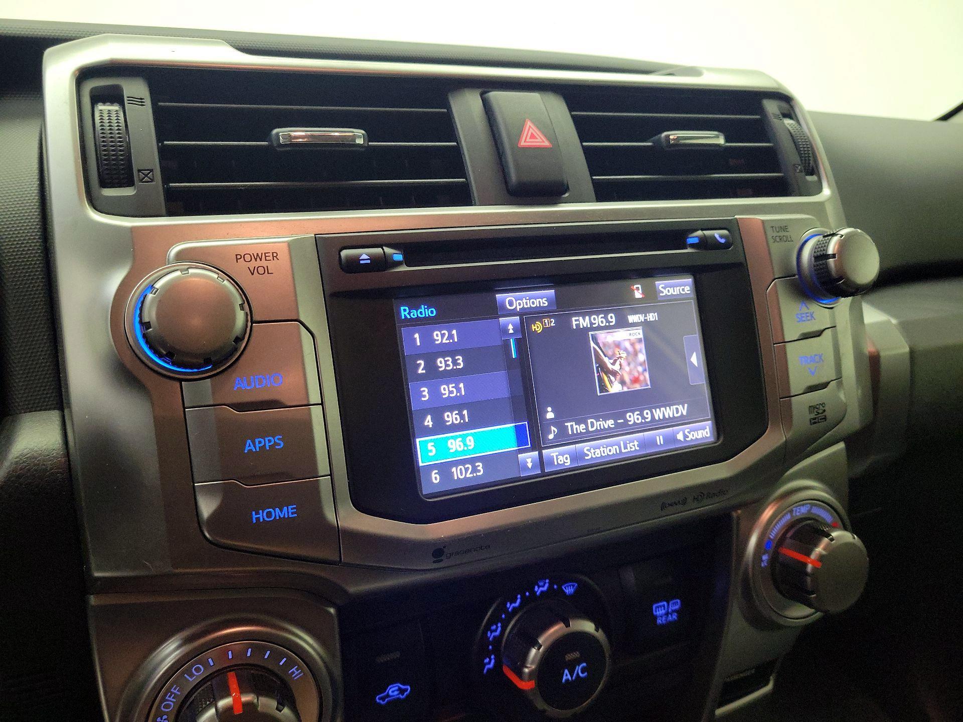 Thumbnail: 2016 Toyota 4Runner - 15