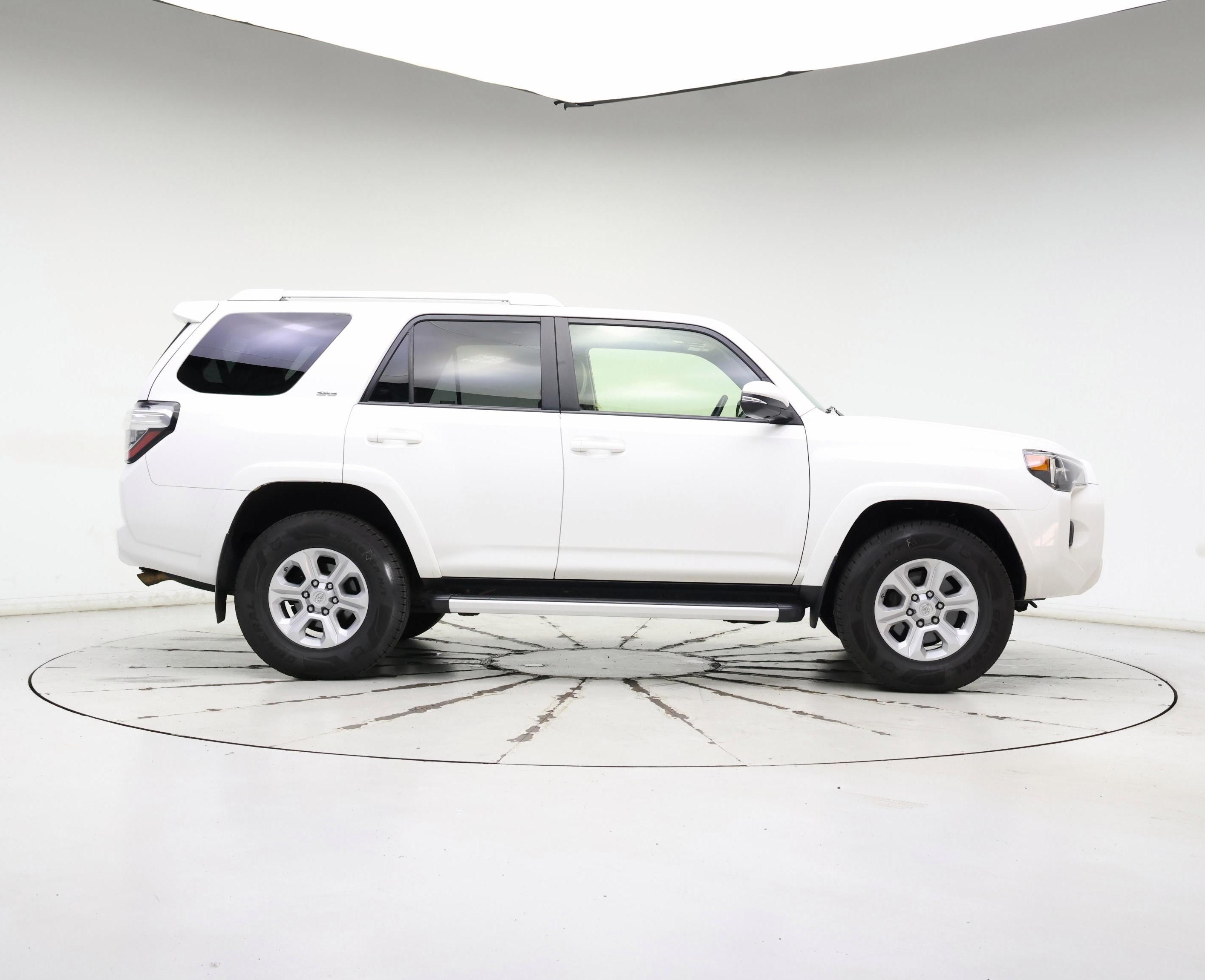 Thumbnail: 2016 Toyota 4Runner - 7