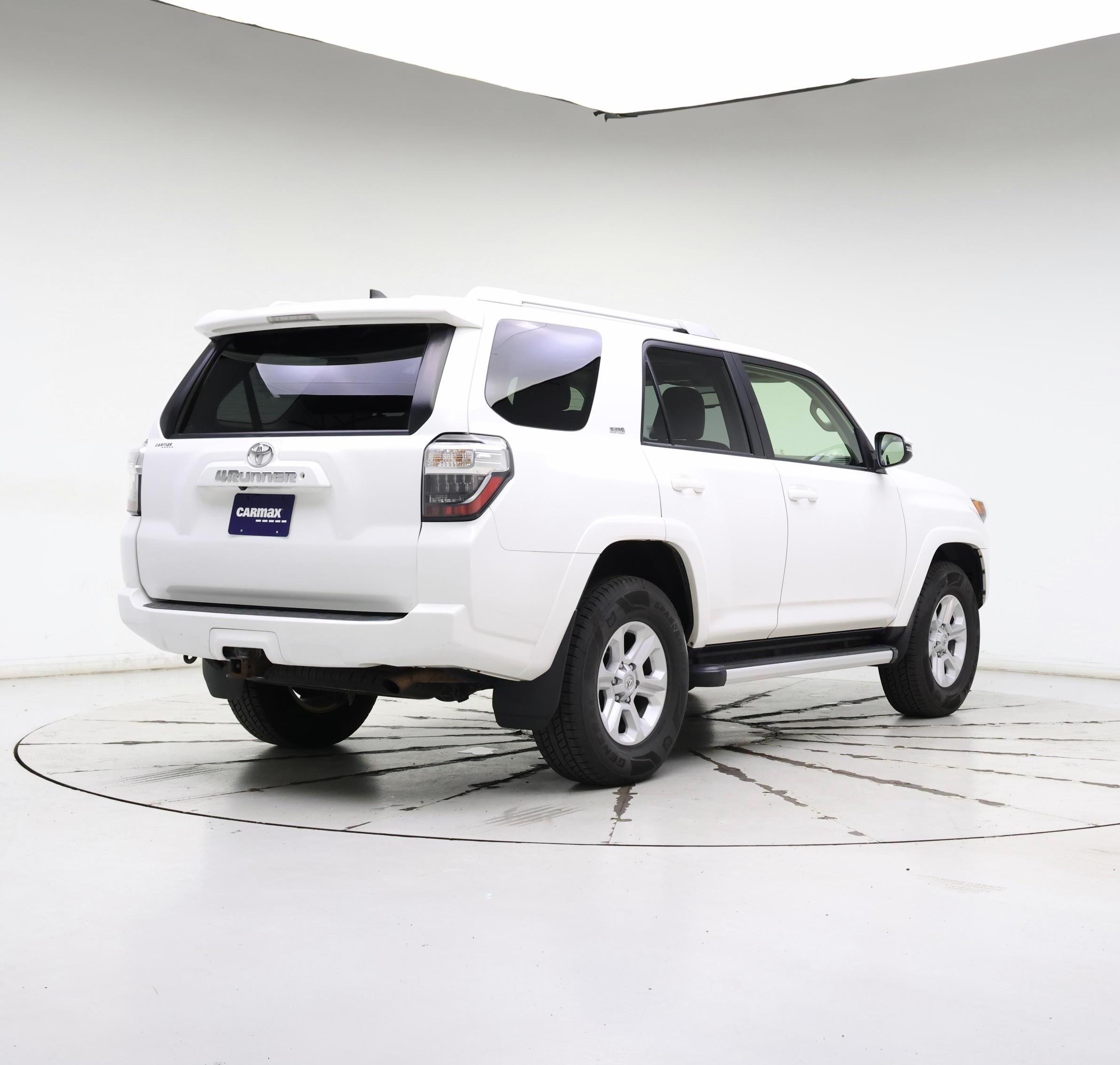 Thumbnail: 2016 Toyota 4Runner - 8