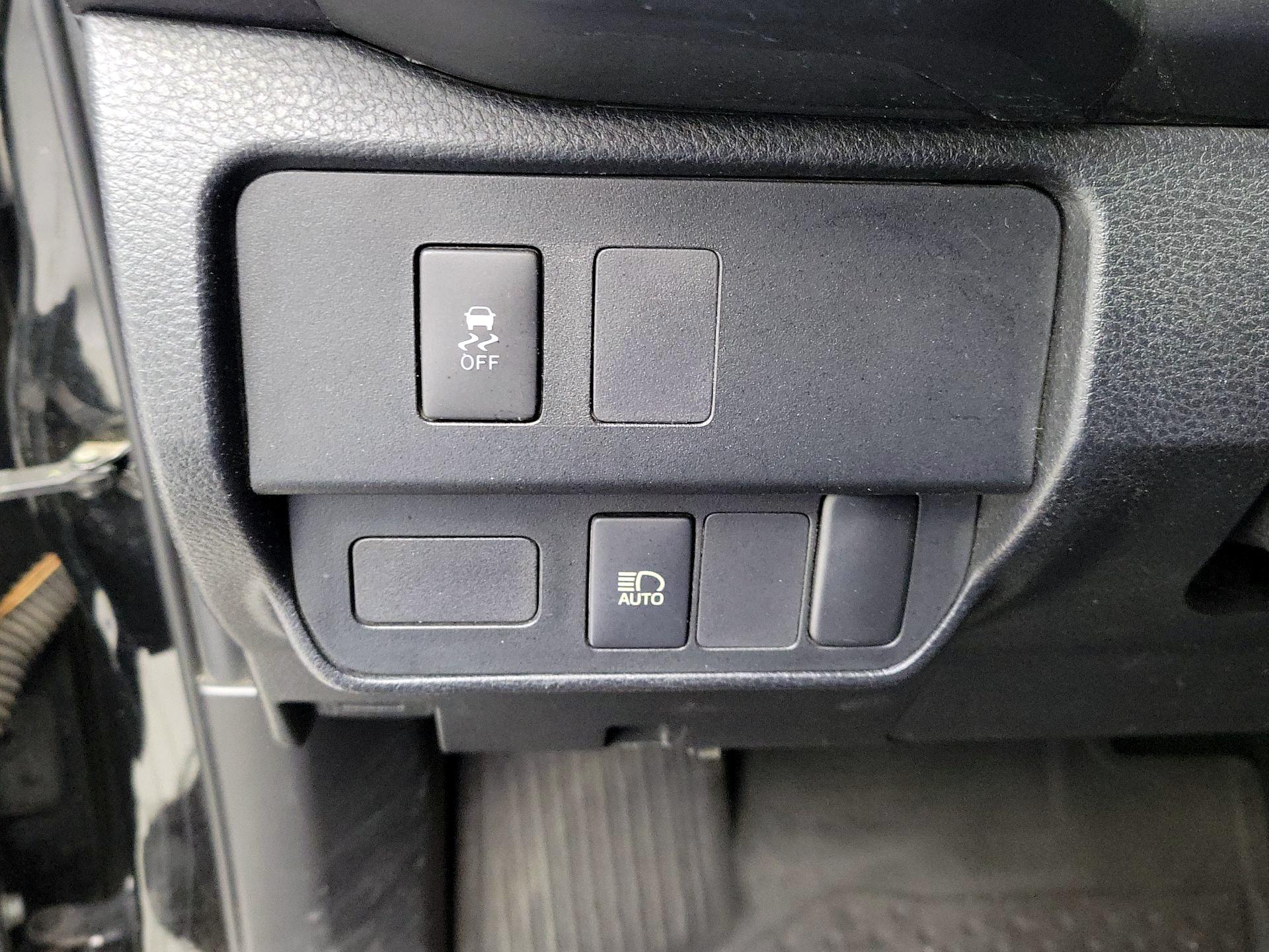 Thumbnail: 2020 Toyota Tacoma - 13