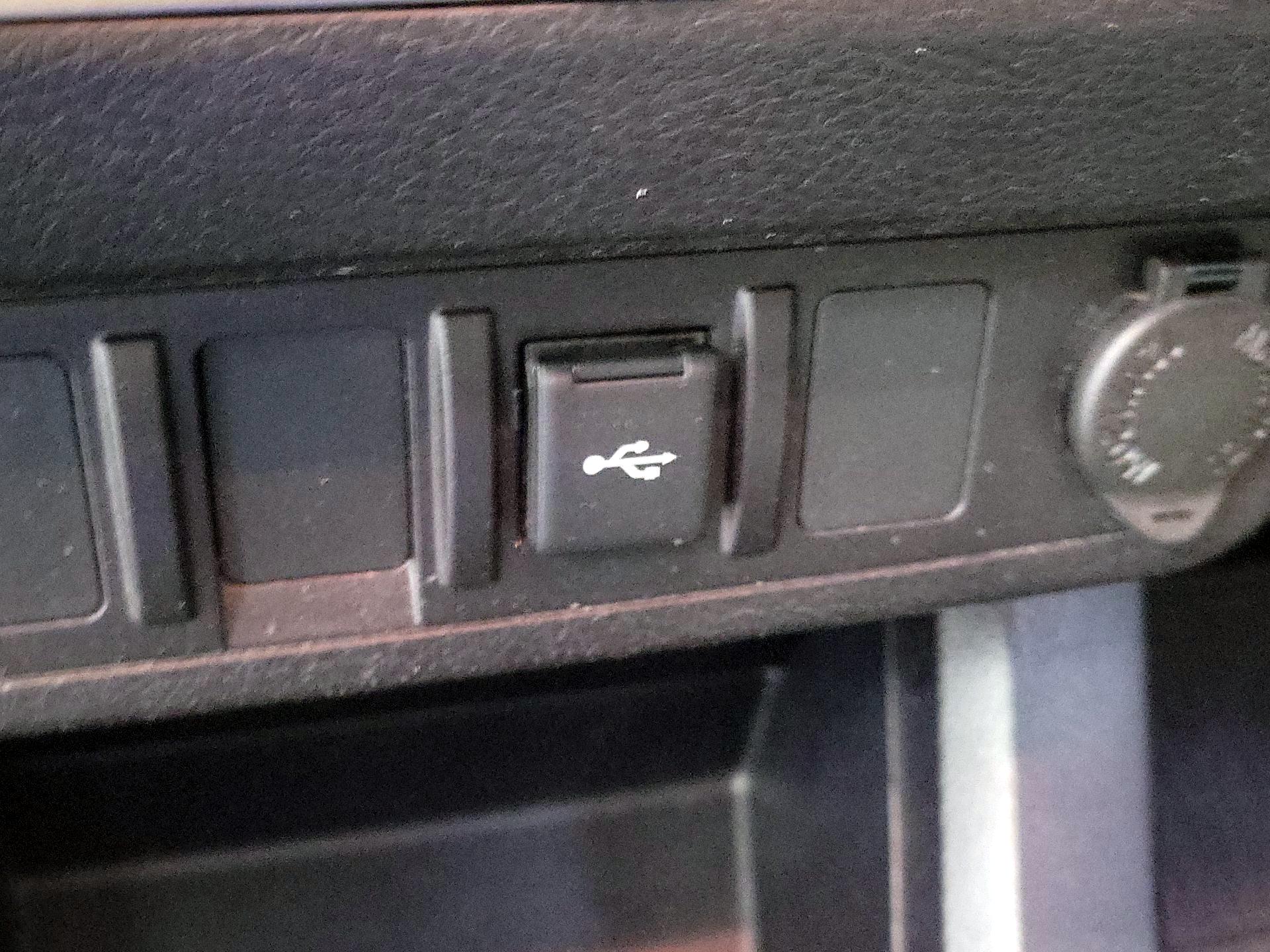 Thumbnail: 2020 Toyota Tacoma - 18