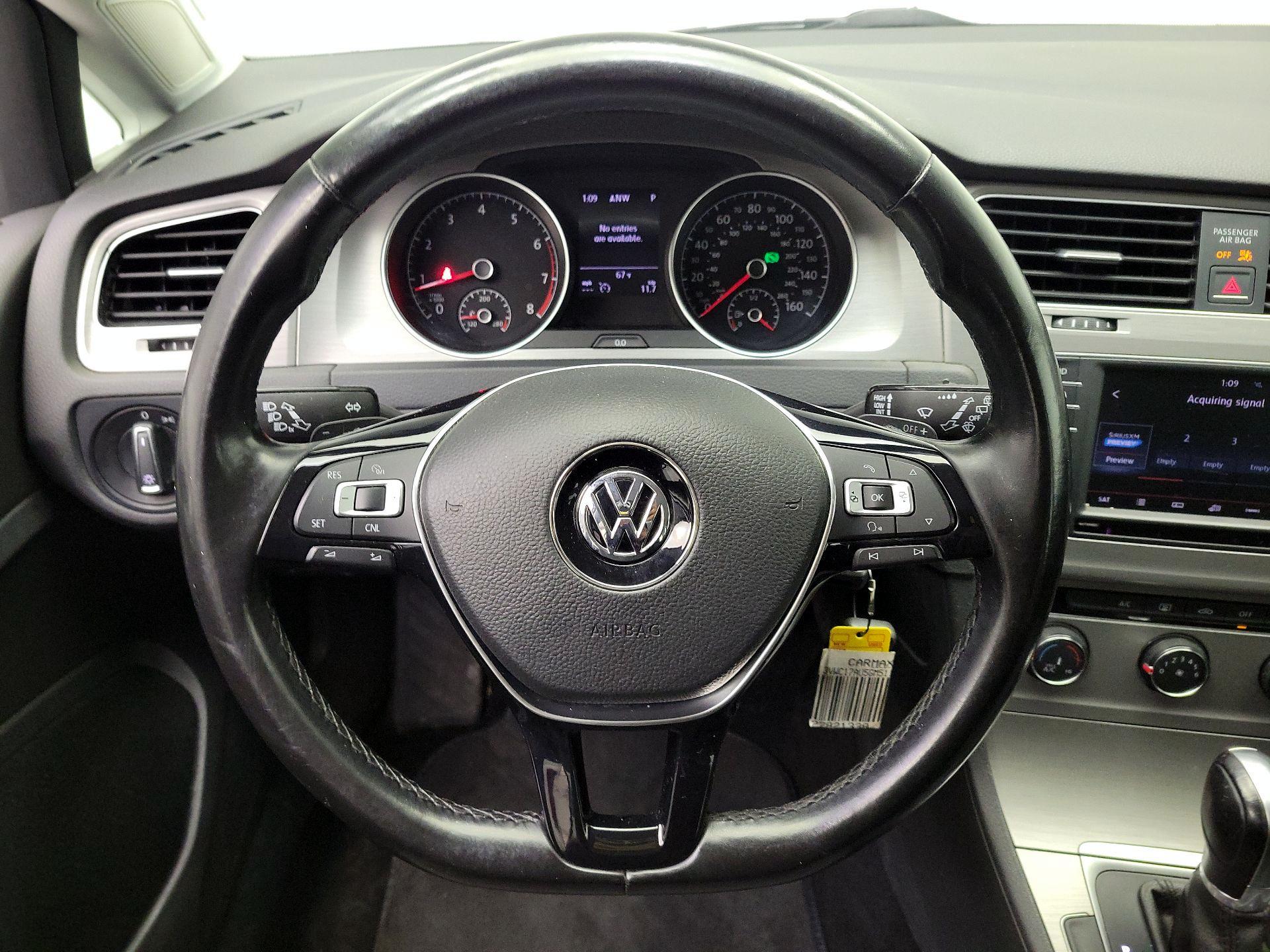 Thumbnail: 2016 Volkswagen Golf - 10