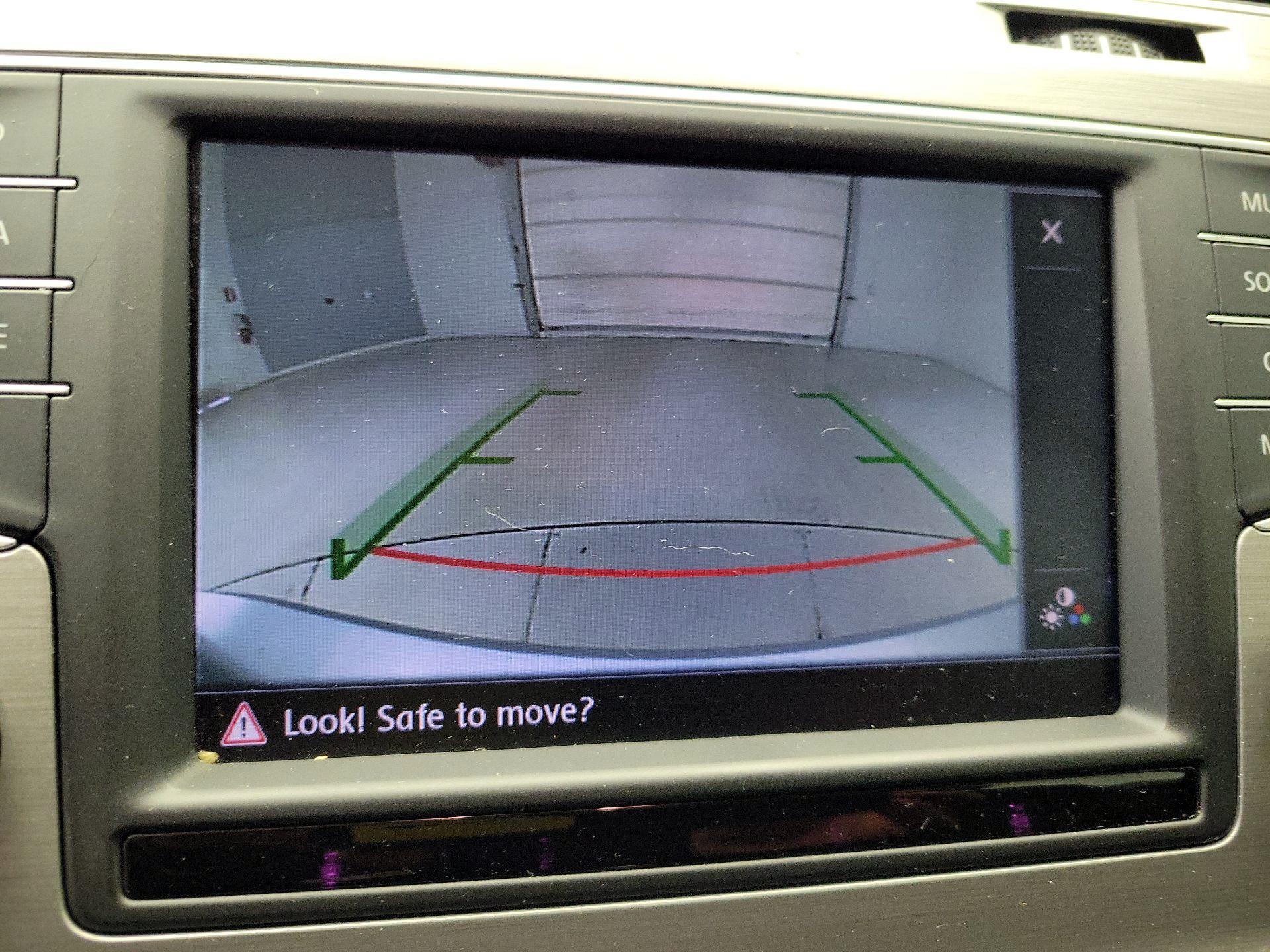 Thumbnail: 2016 Volkswagen Golf - 13