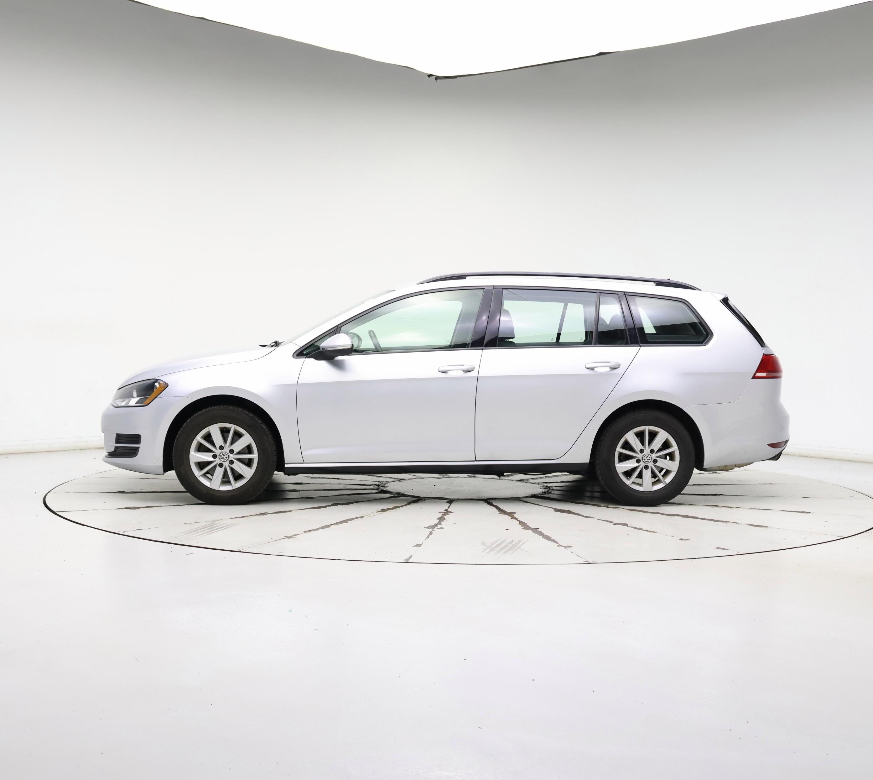 Thumbnail: 2016 Volkswagen Golf - 3