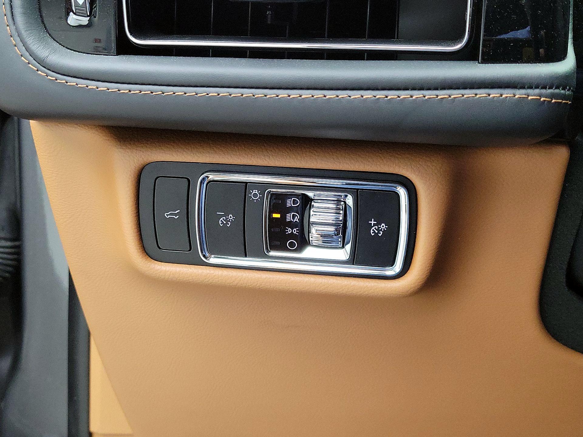 Thumbnail: 2025 Lincoln Aviator - 13