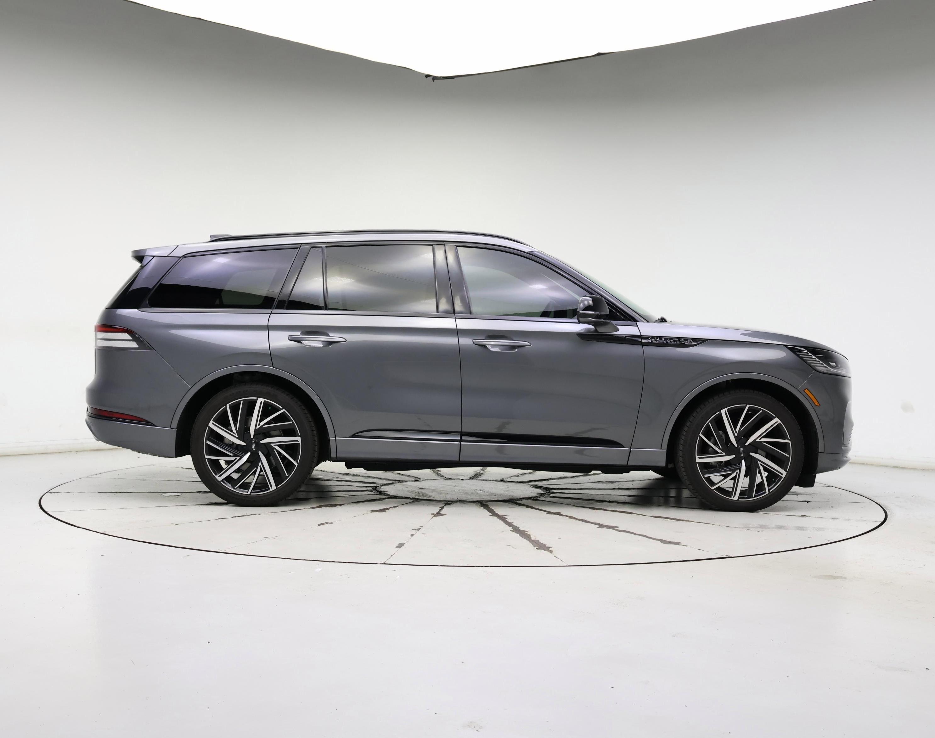 Thumbnail: 2025 Lincoln Aviator - 7