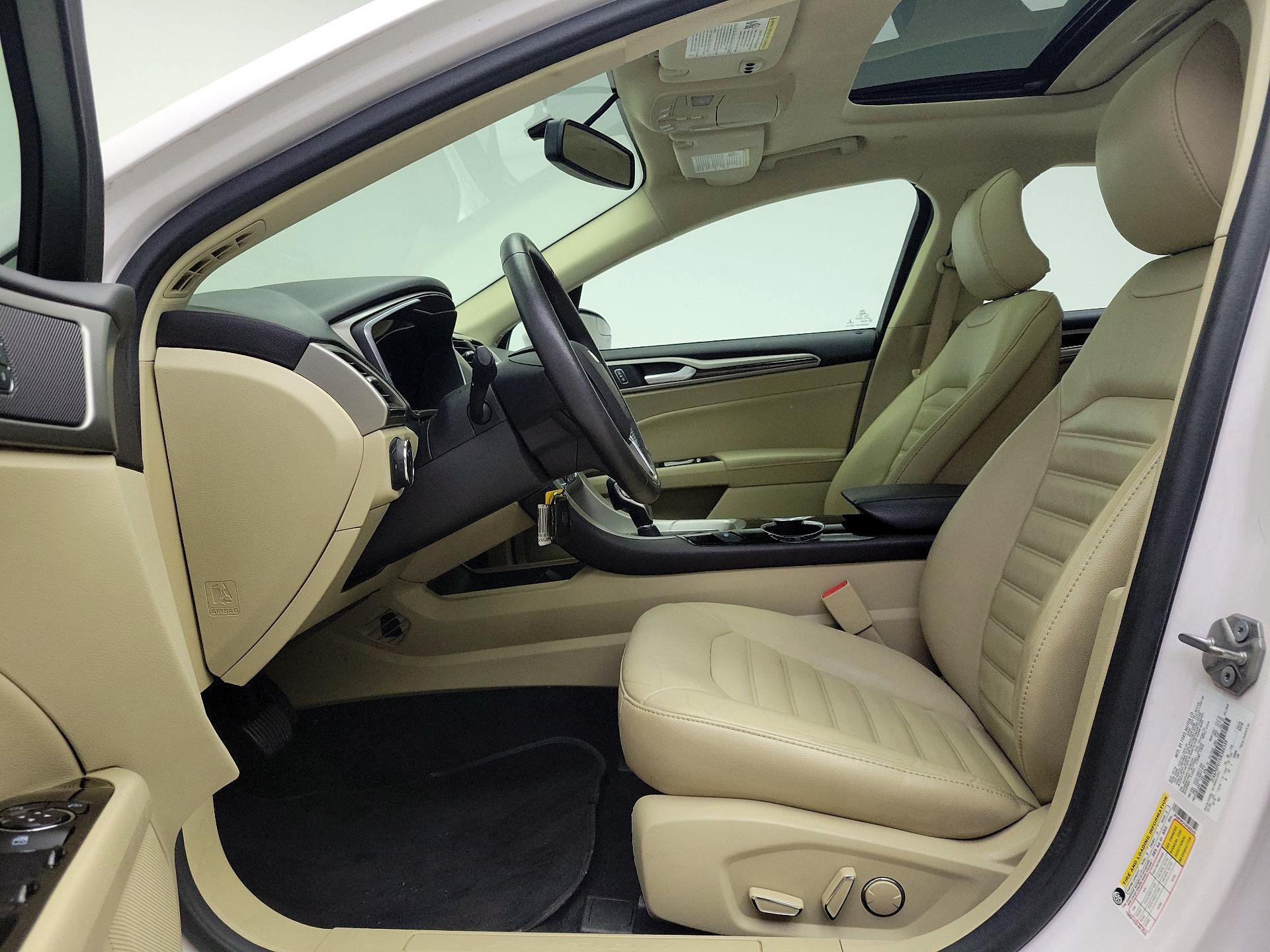 Thumbnail: 2016 Ford Fusion - 11