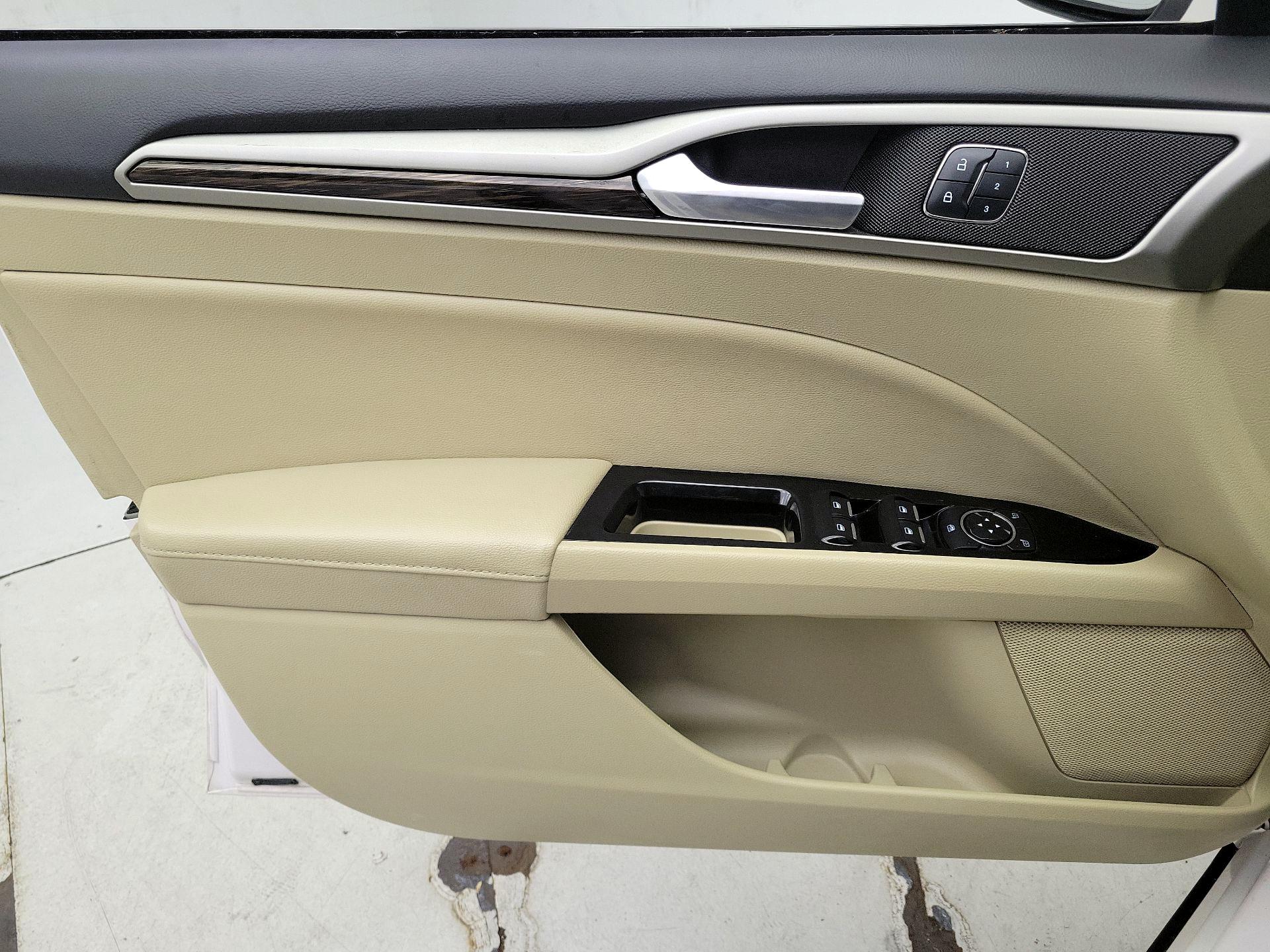 Thumbnail: 2016 Ford Fusion - 12