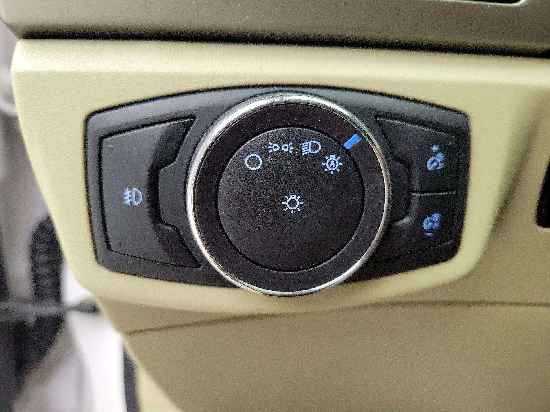 Thumbnail: 2016 Ford Fusion - 13