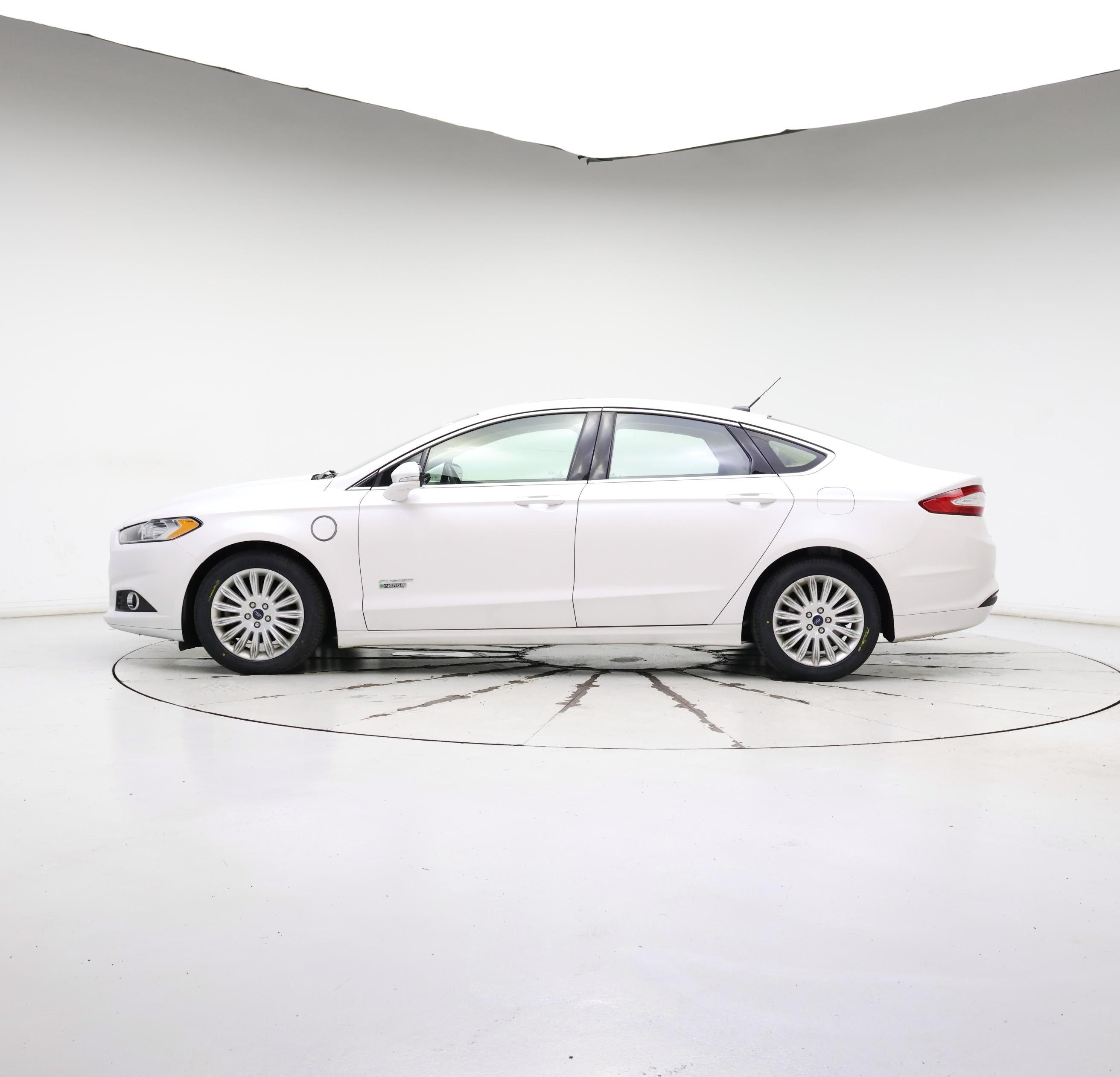 Thumbnail: 2016 Ford Fusion - 3