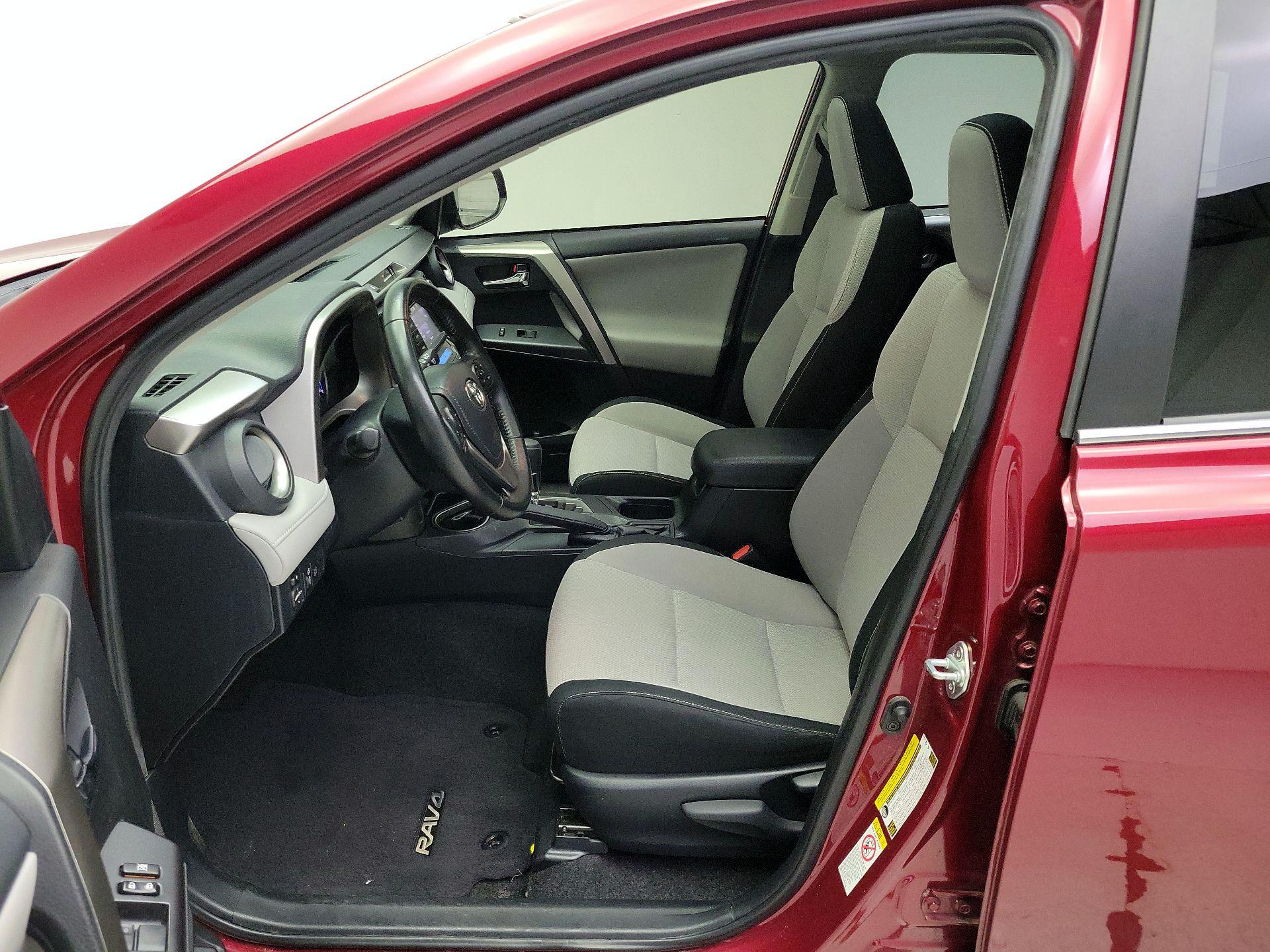 Thumbnail: 2018 Toyota RAV4 - 11