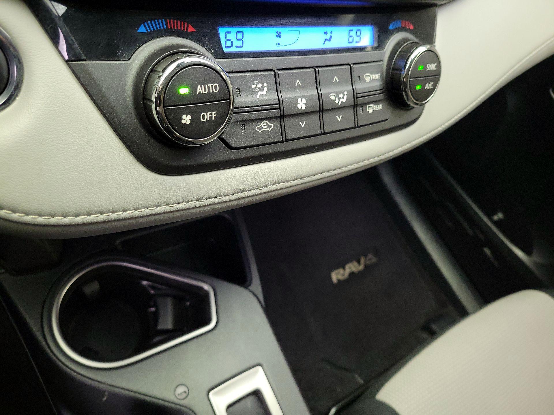 Thumbnail: 2018 Toyota RAV4 - 16