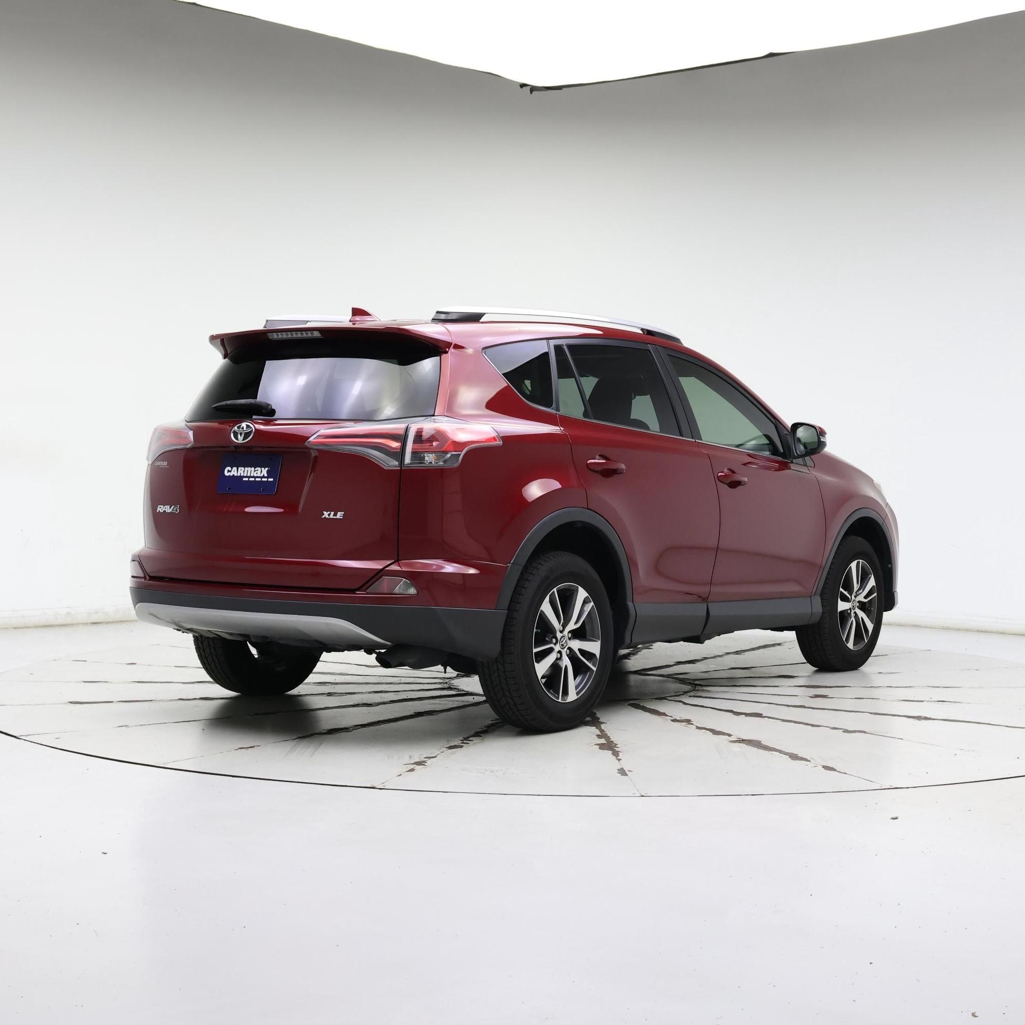 Thumbnail: 2018 Toyota RAV4 - 8