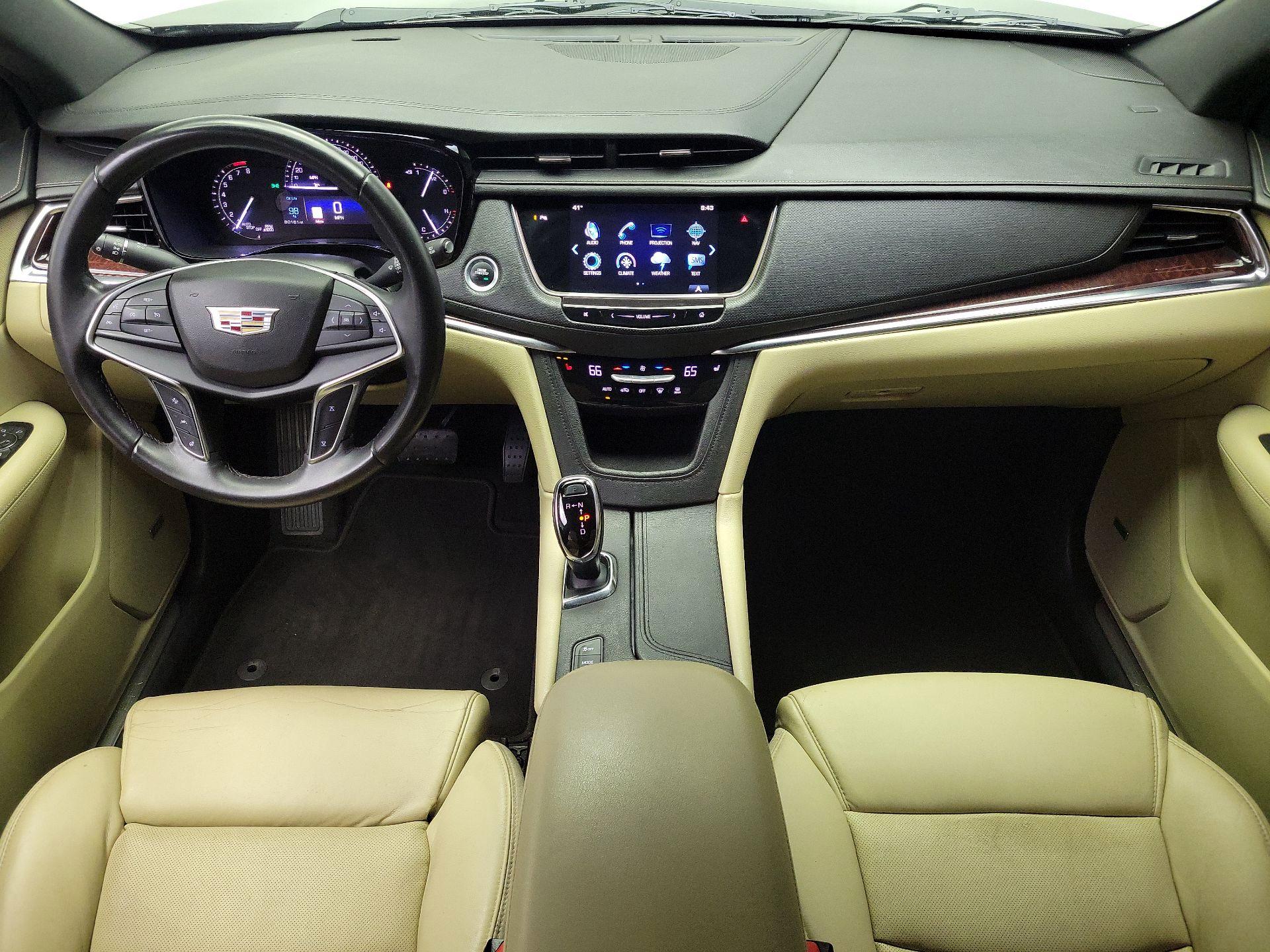 Thumbnail: 2017 Cadillac XT5 - 9