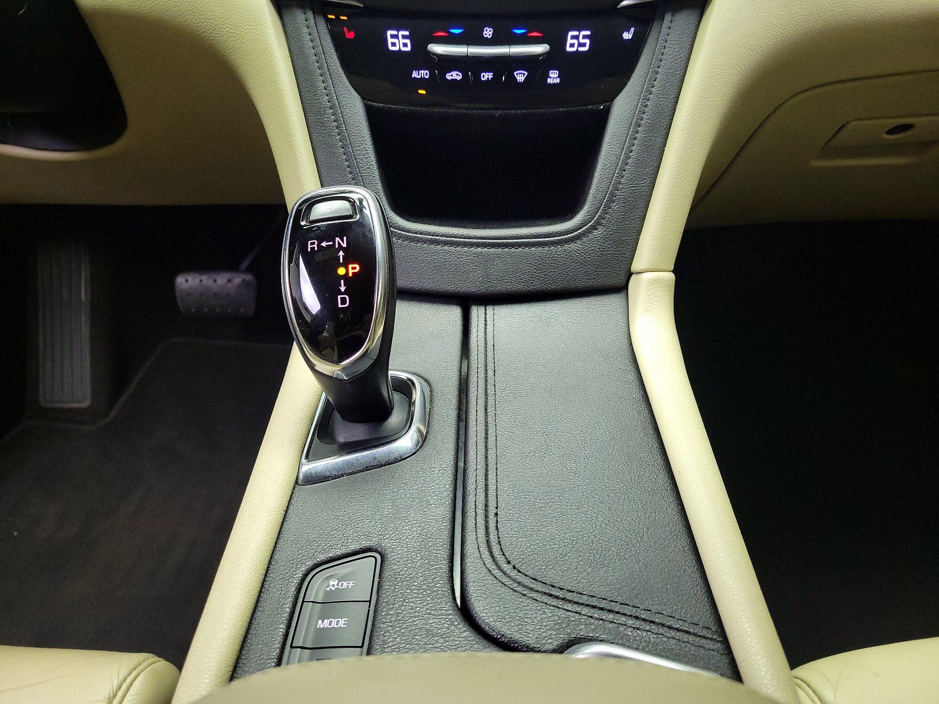 Thumbnail: 2017 Cadillac XT5 - 18