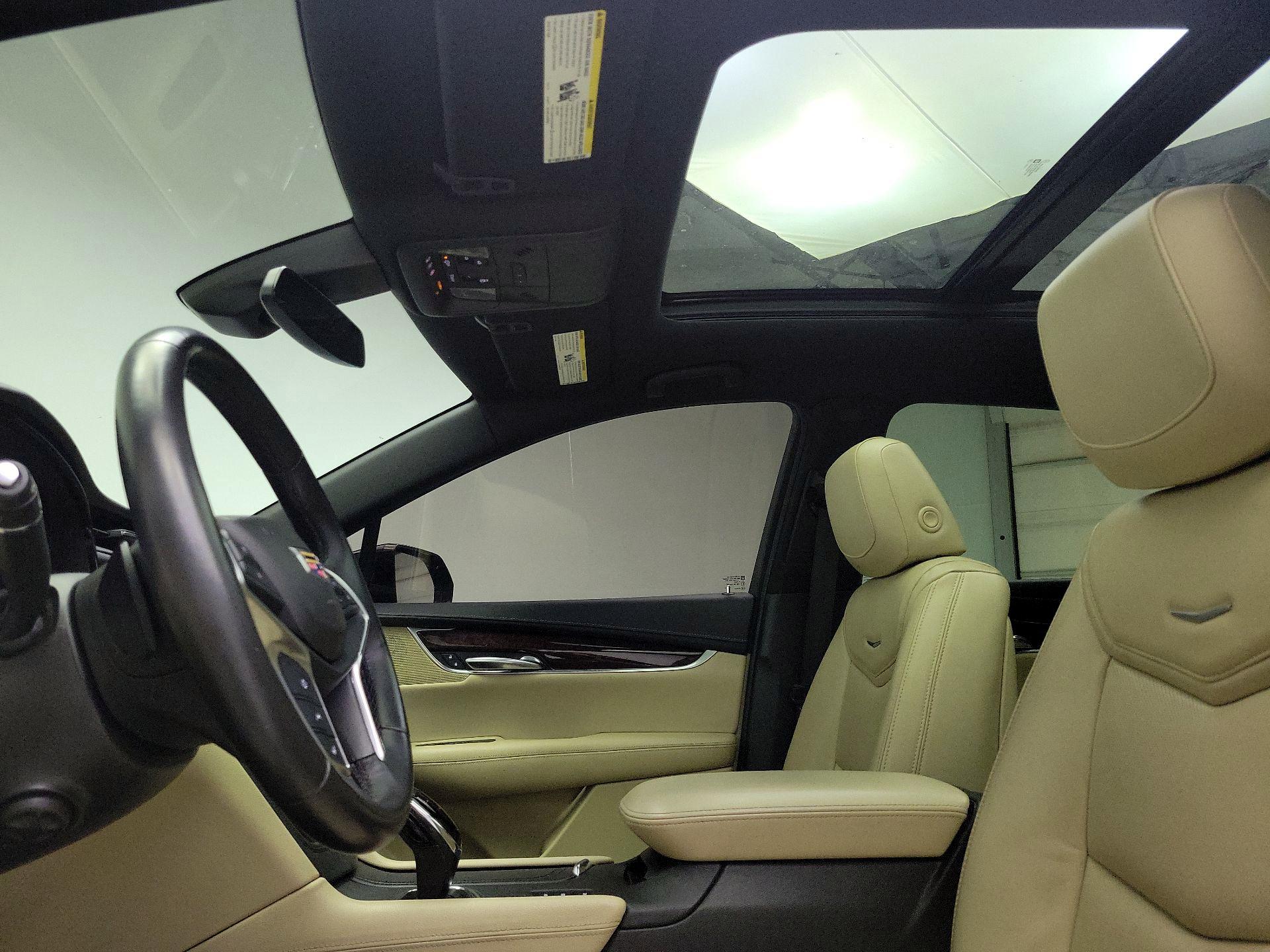 Thumbnail: 2017 Cadillac XT5 - 20