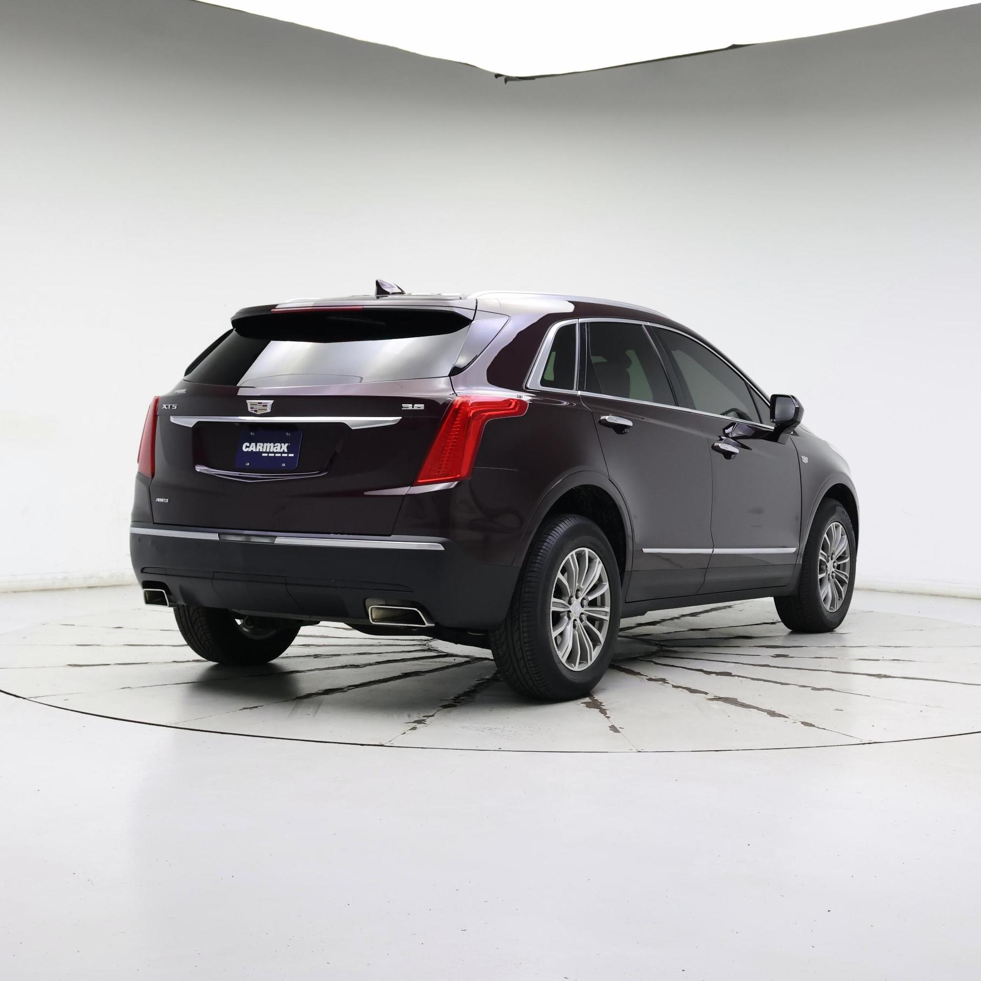 Thumbnail: 2017 Cadillac XT5 - 8