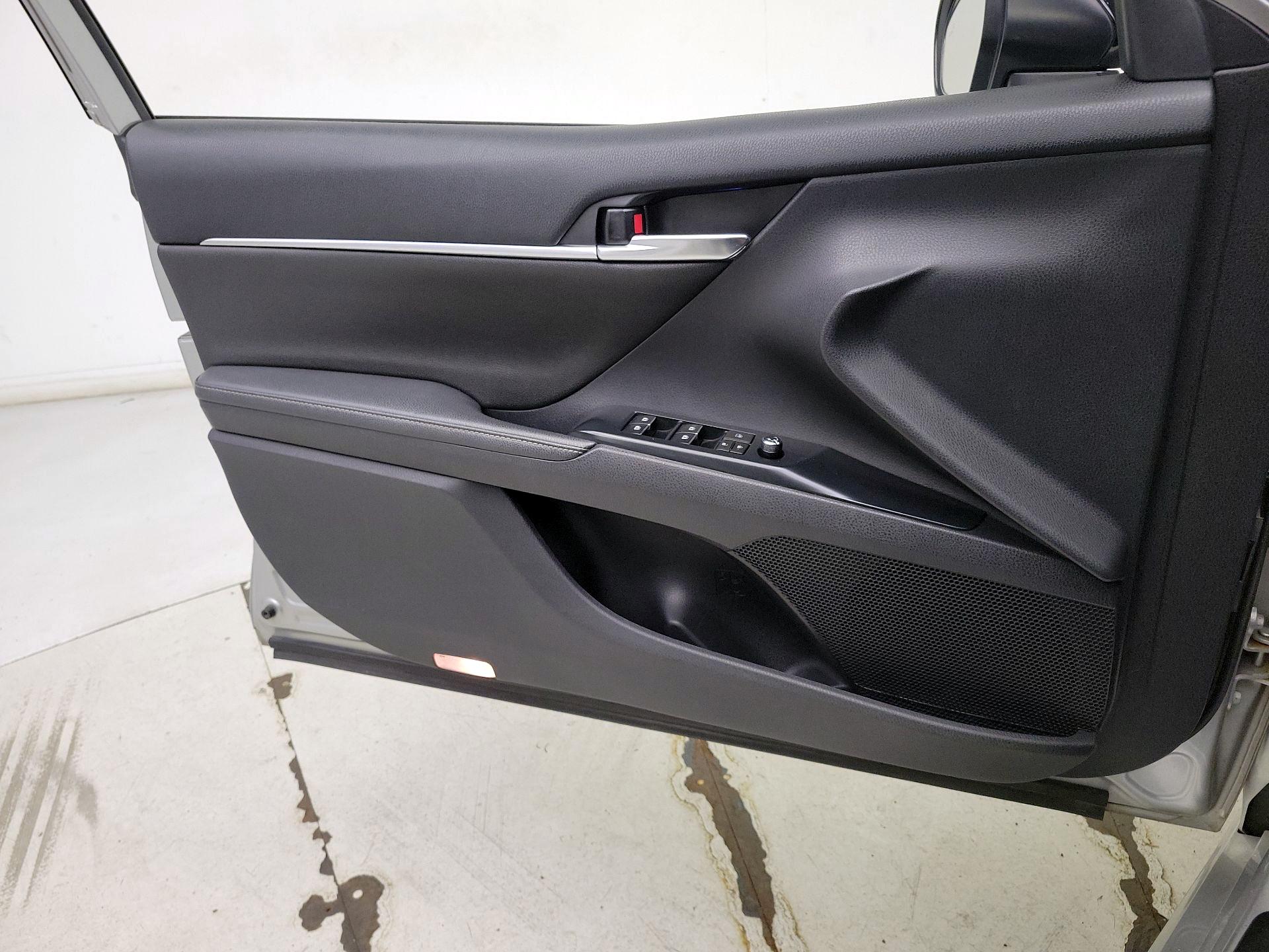 Thumbnail: 2019 Toyota Camry - 12