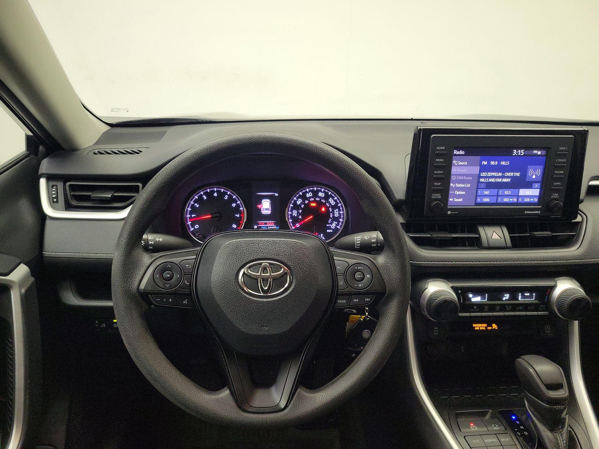 Thumbnail: 2020 Toyota RAV4 - 10