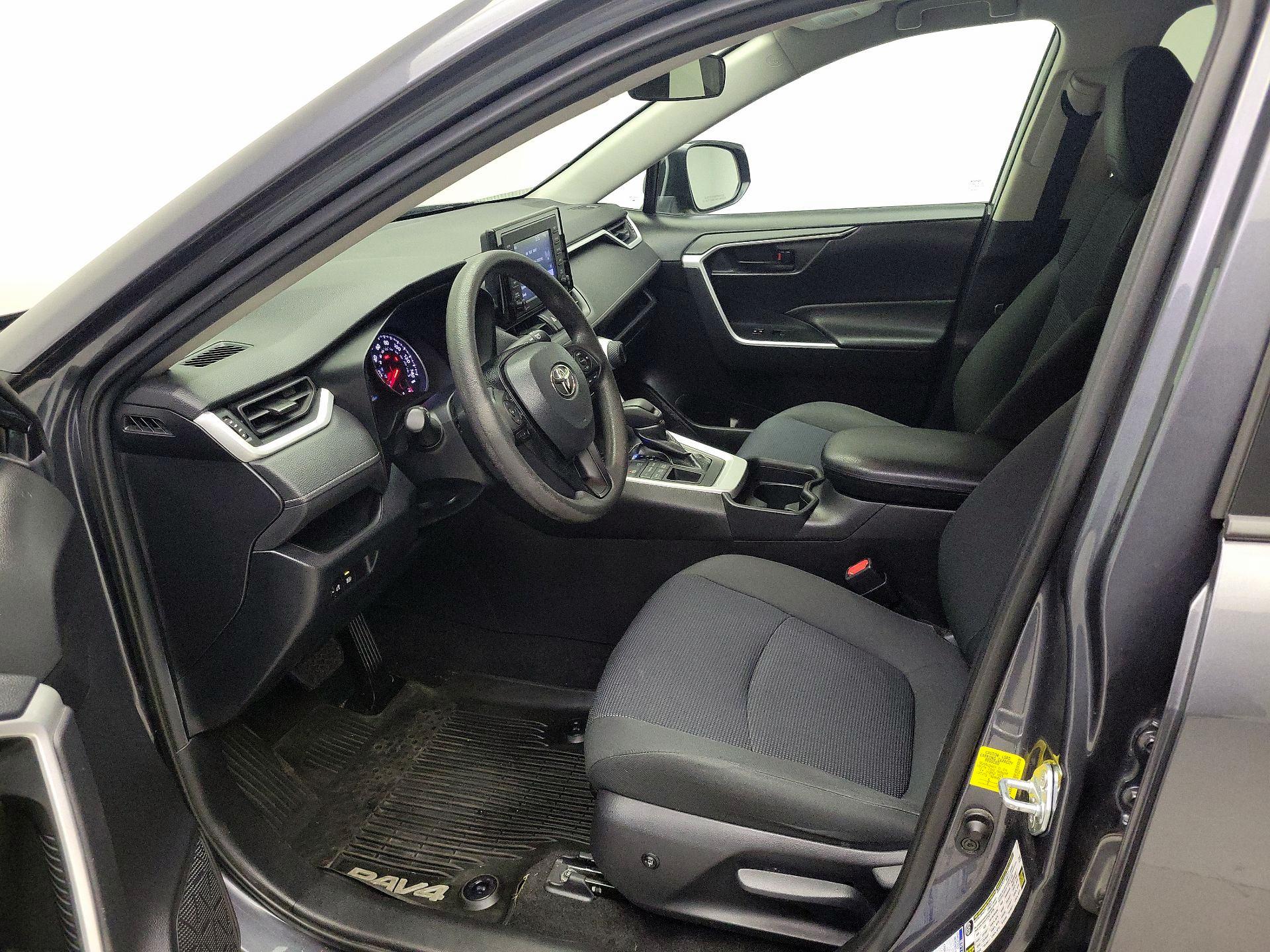 Thumbnail: 2020 Toyota RAV4 - 11