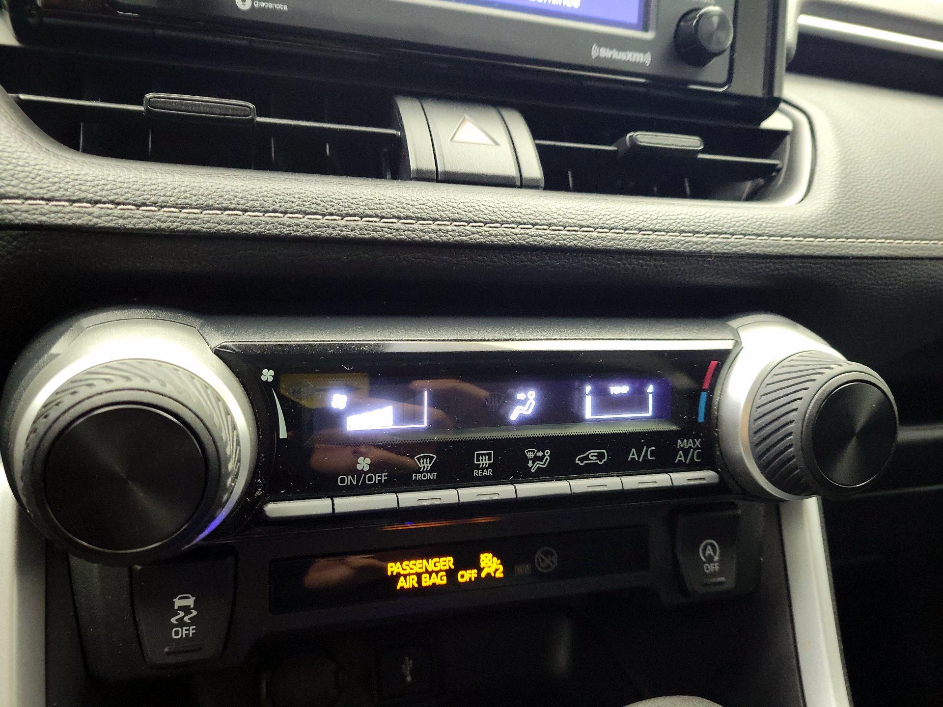 Thumbnail: 2020 Toyota RAV4 - 16