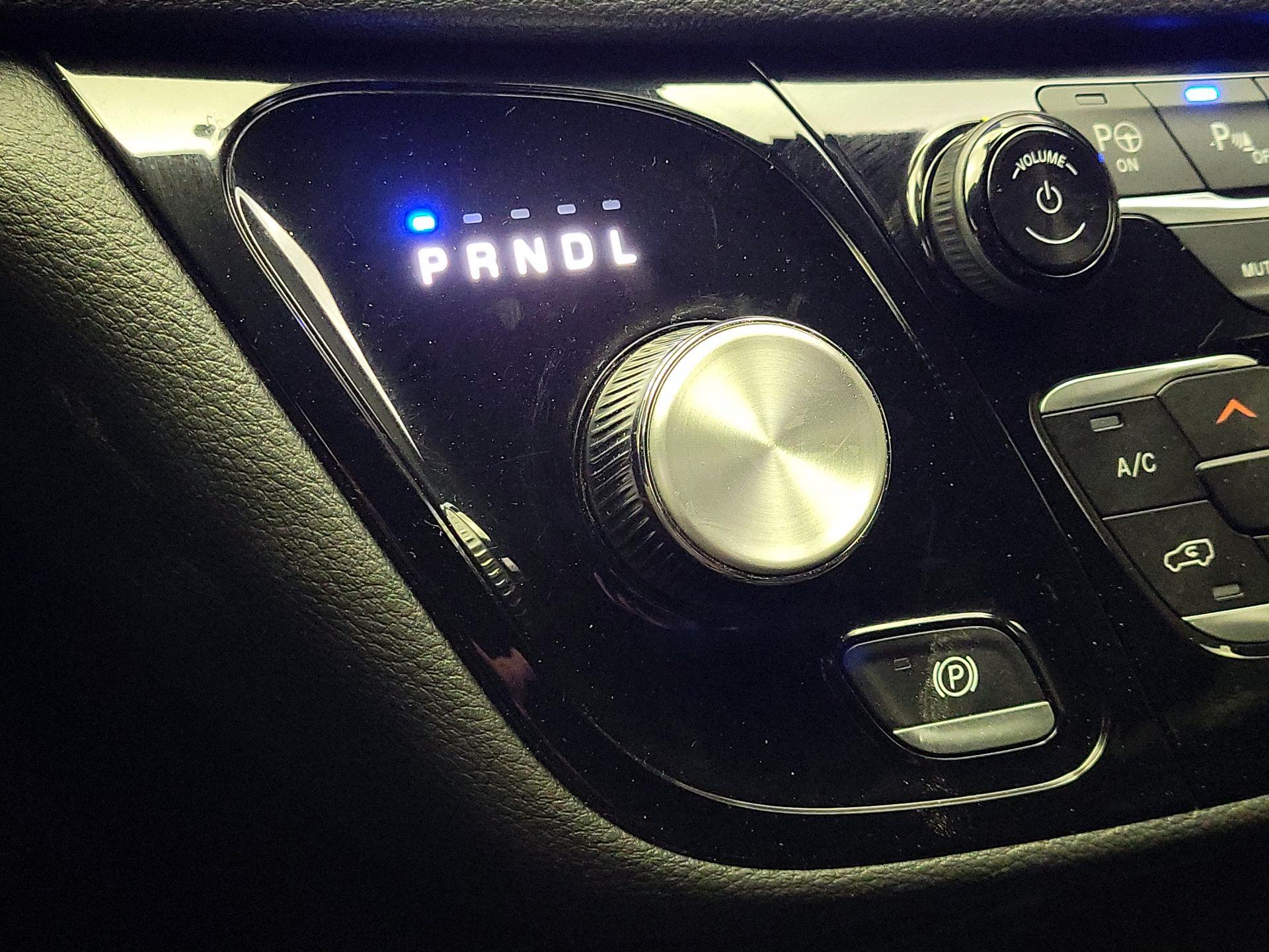 Thumbnail: 2023 Chrysler Pacifica - 17