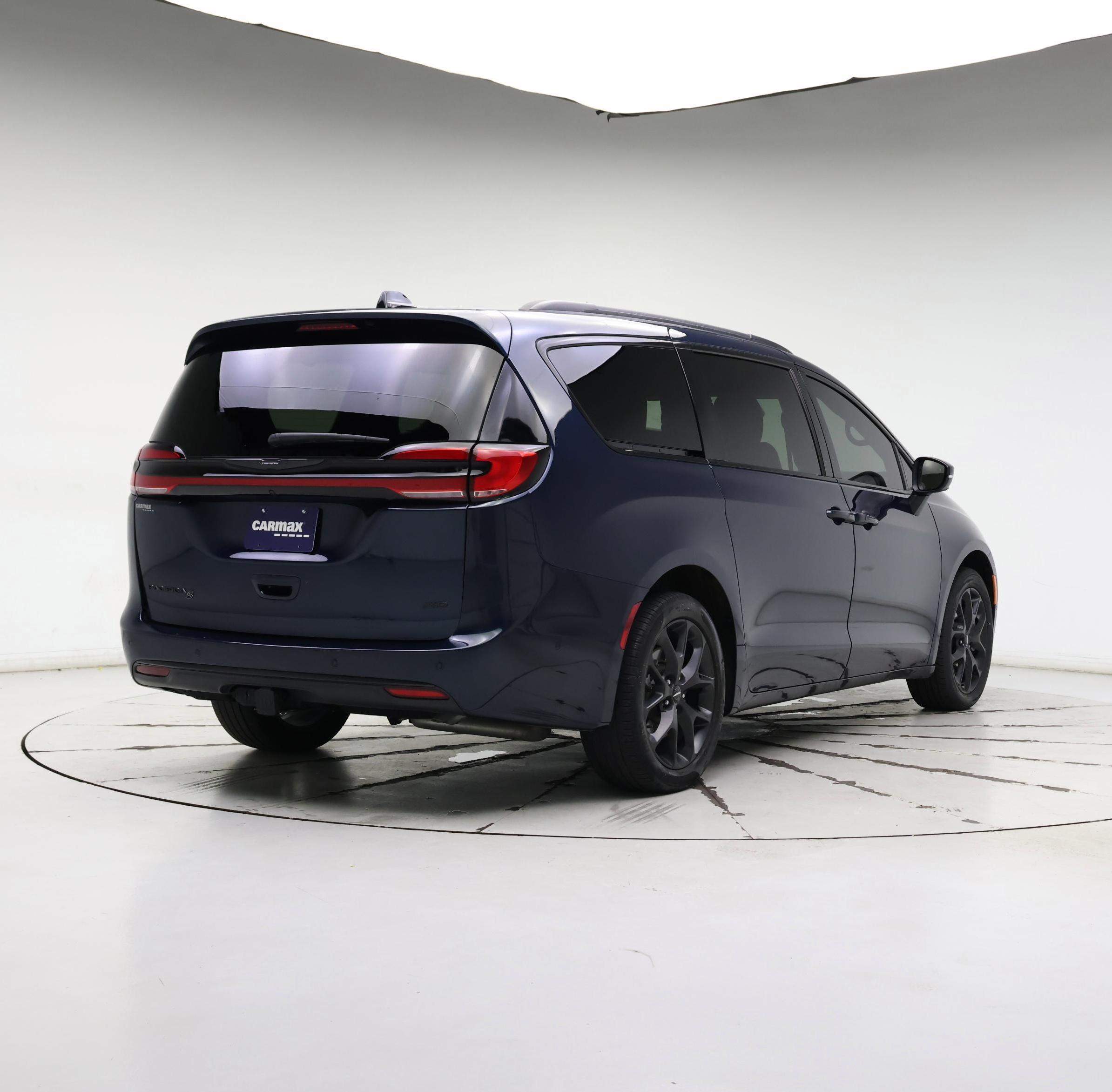 Thumbnail: 2023 Chrysler Pacifica - 8