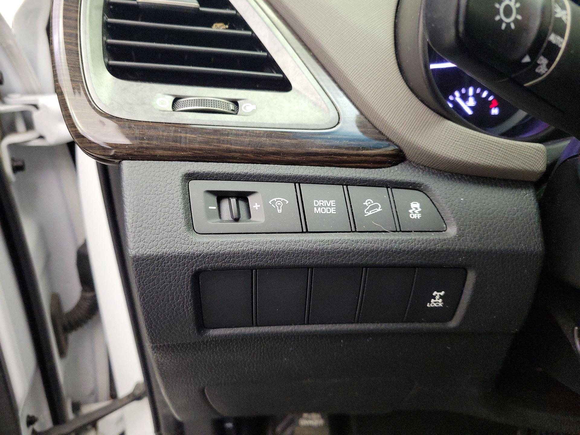 Thumbnail: 2018 Hyundai Santa Fe - 13