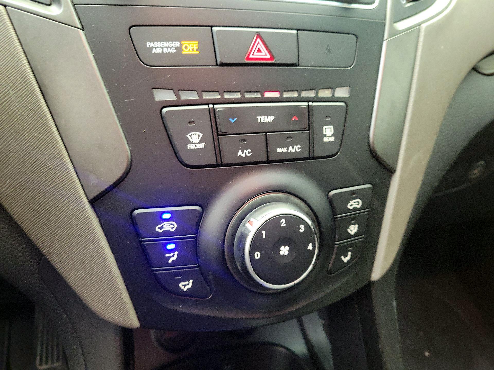 Thumbnail: 2018 Hyundai Santa Fe - 16