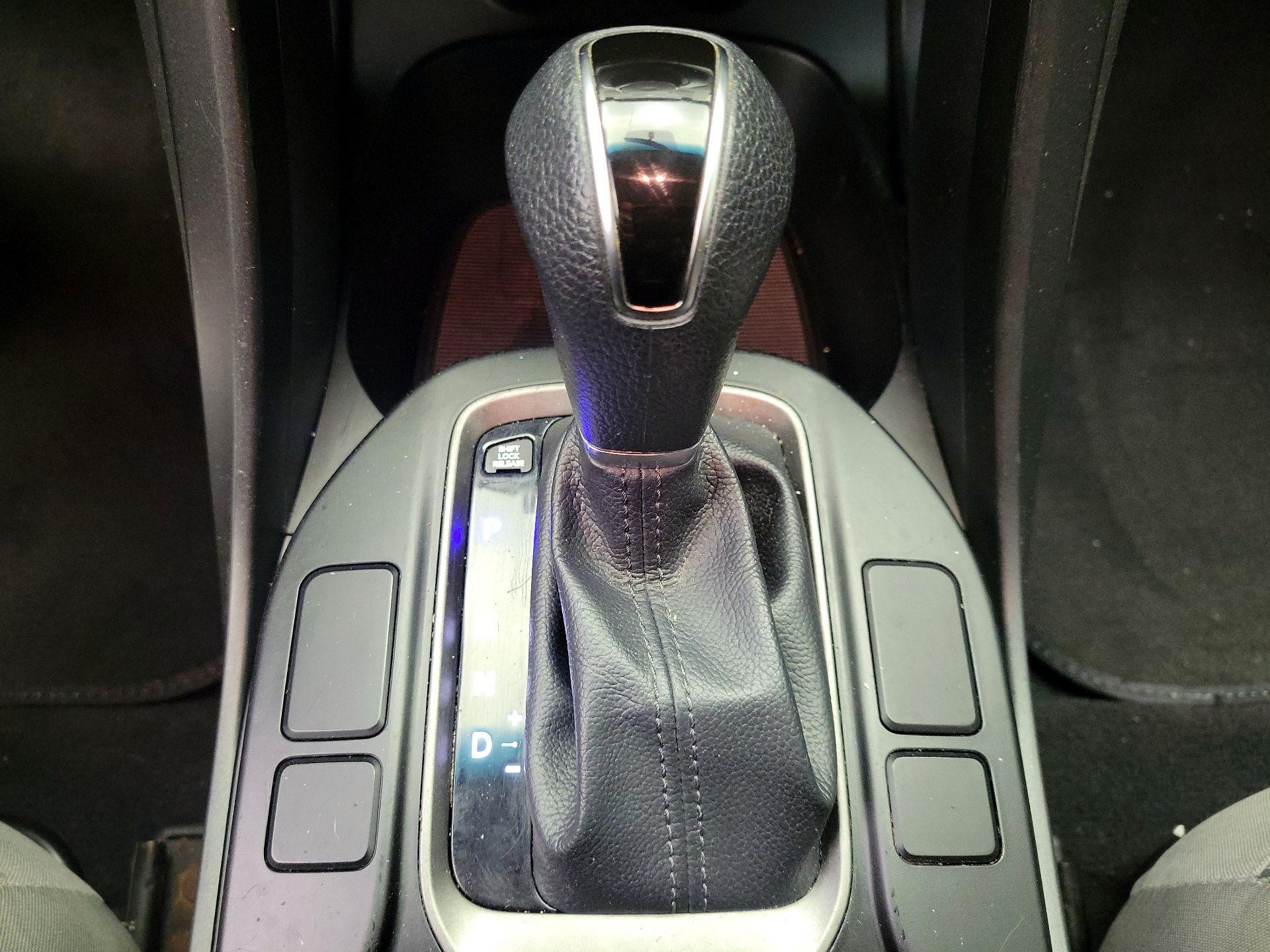 Thumbnail: 2018 Hyundai Santa Fe - 17